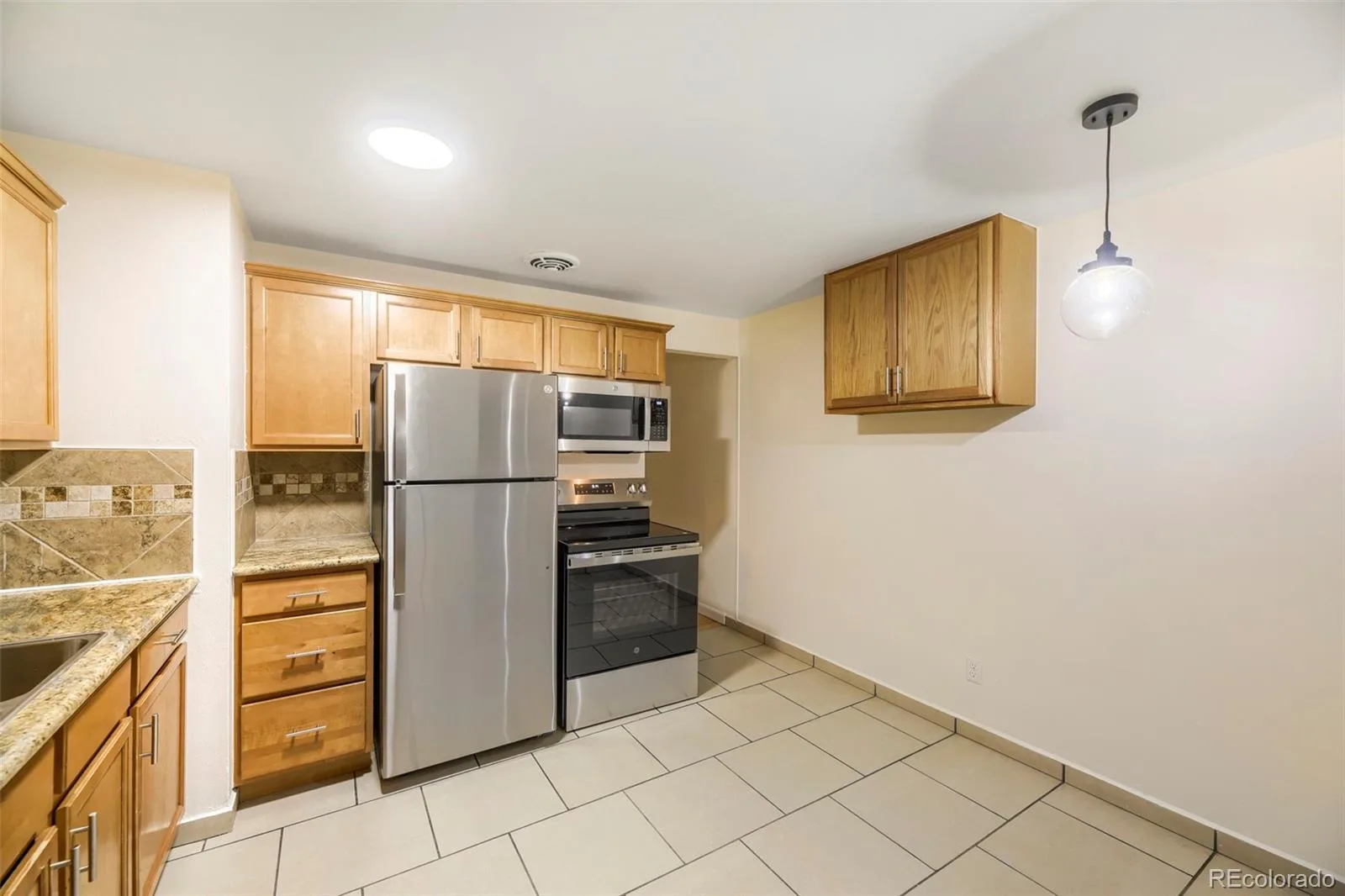 907 Newton Street Denver CO 80204 | MLS #REC5018732 08212026005209 1600 15