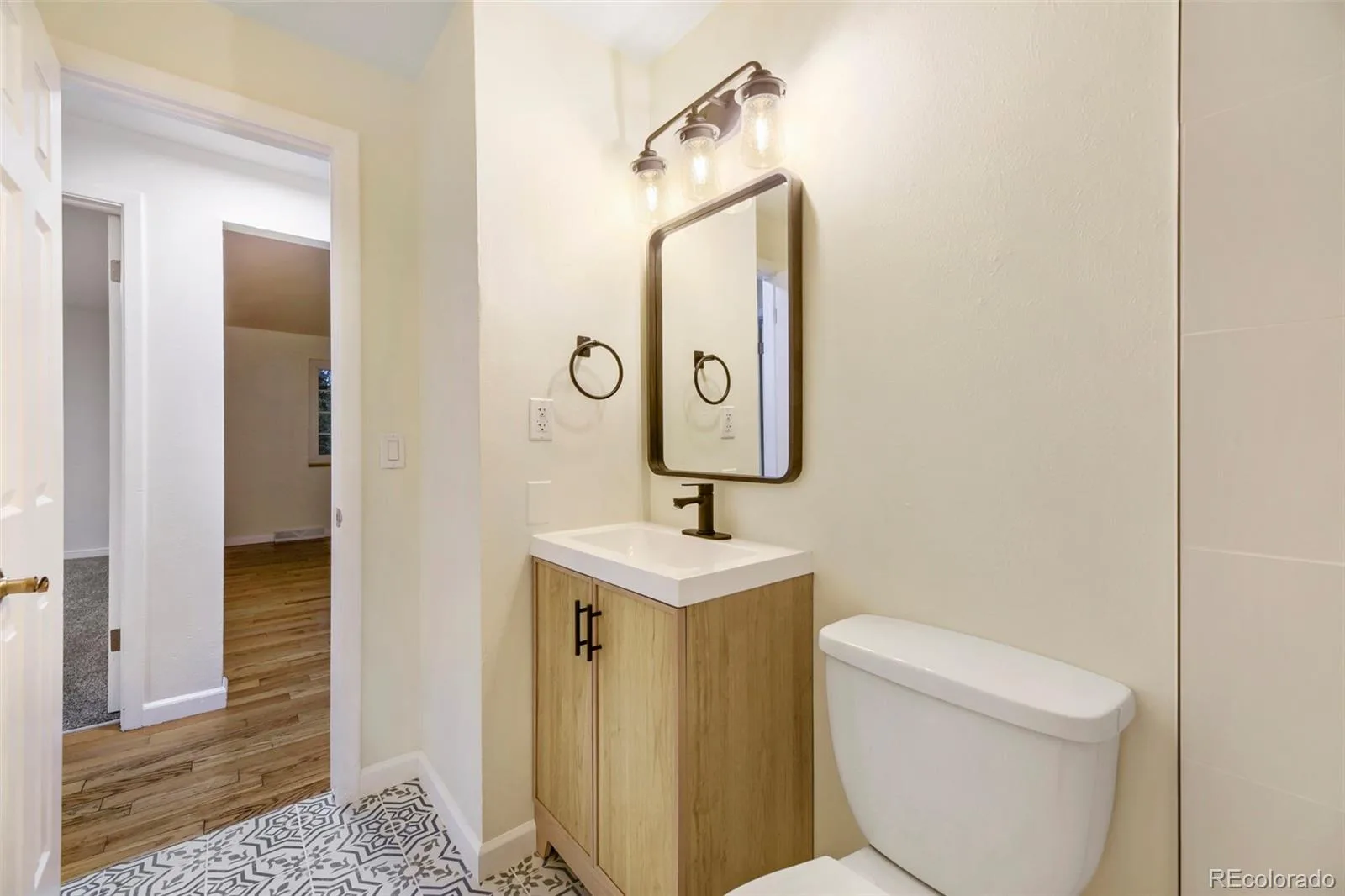 907 Newton Street Denver CO 80204 | MLS #REC5018732 08212026005209 1600 19
