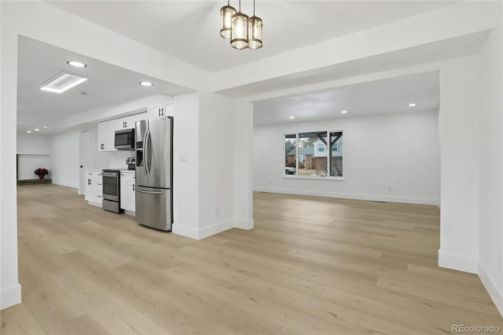 12102025201754 1600 10