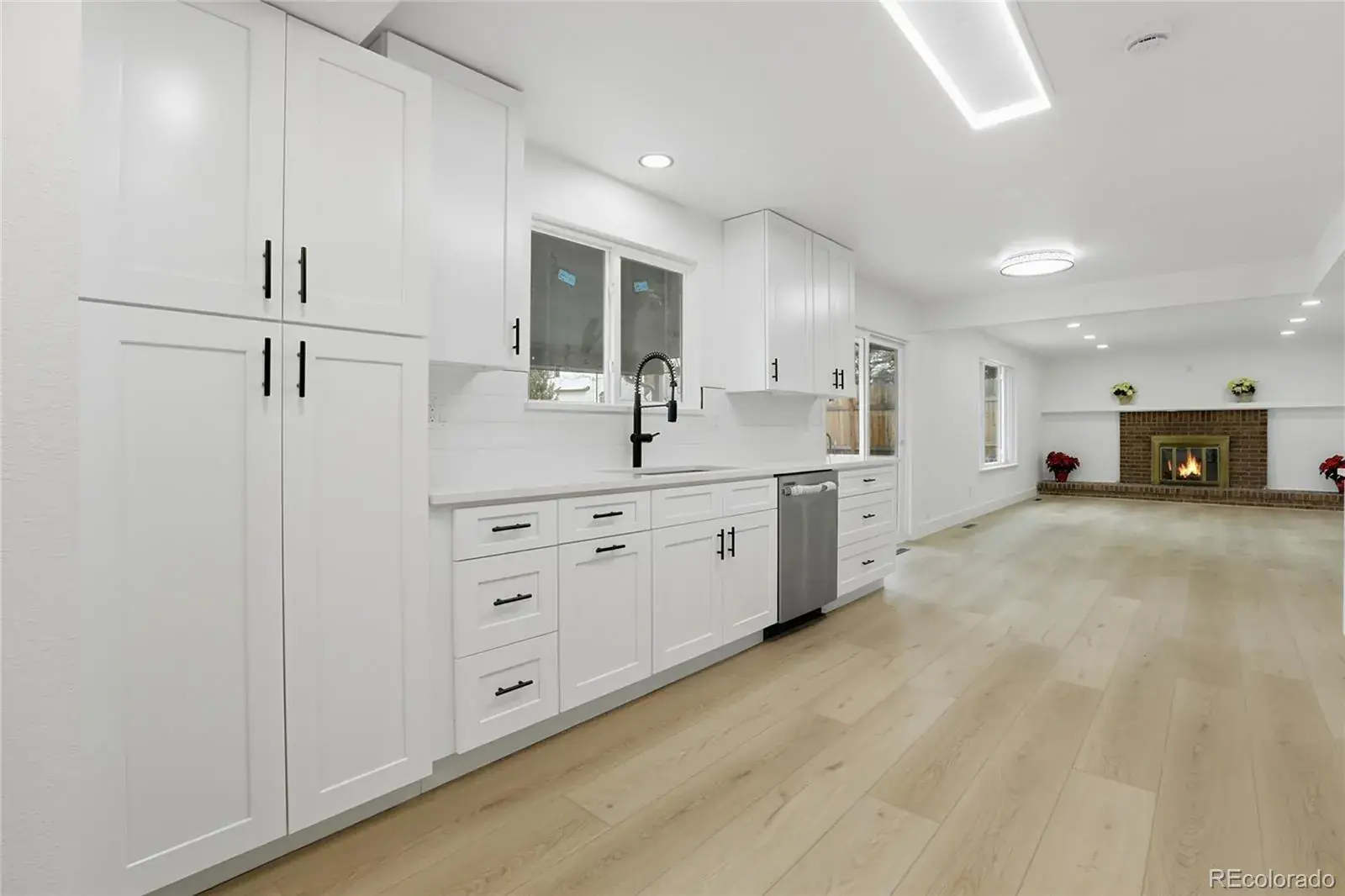 12102025201754 1600 12