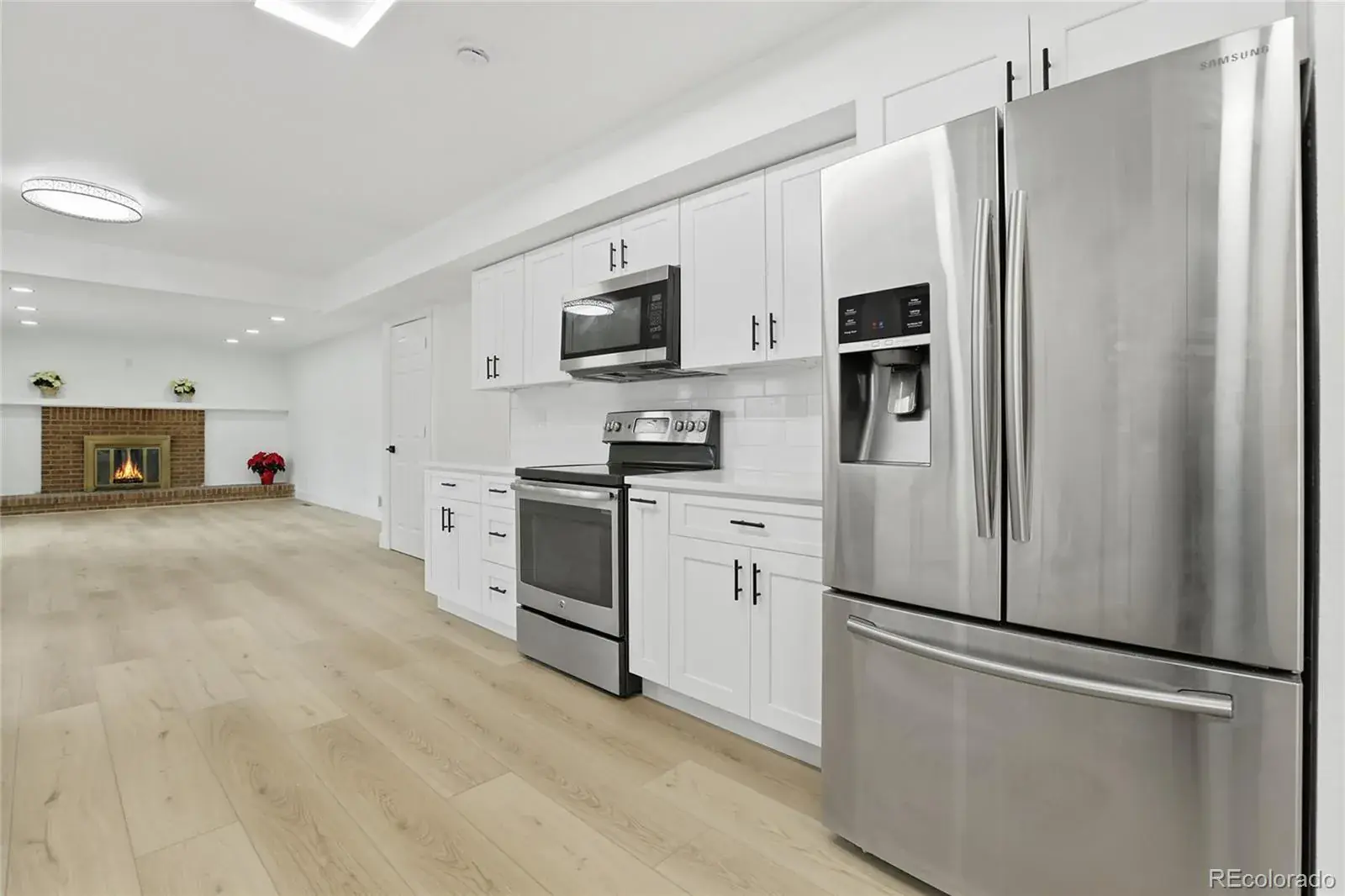 12102025201754 1600 13