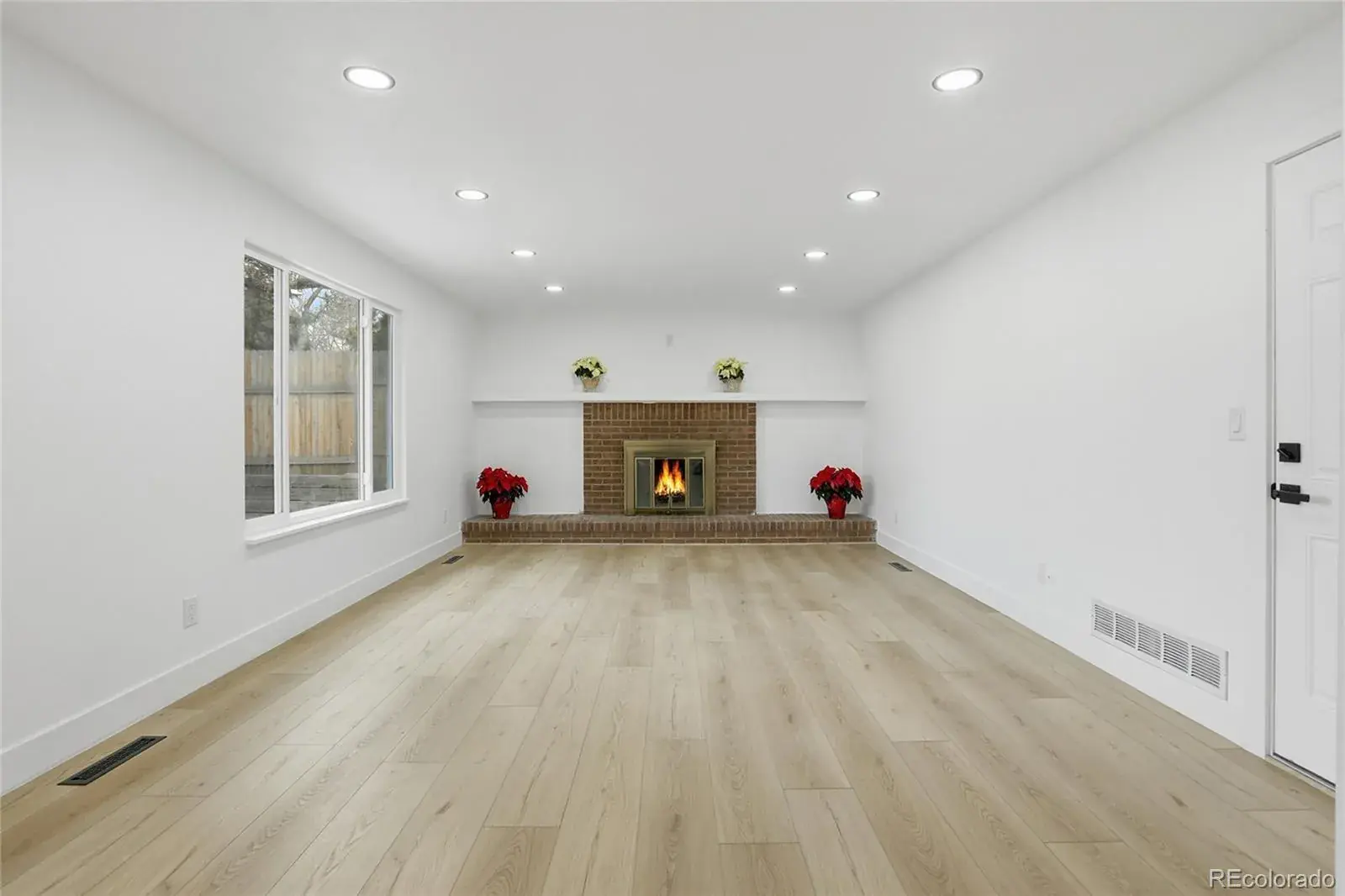 12102025201754 1600 17