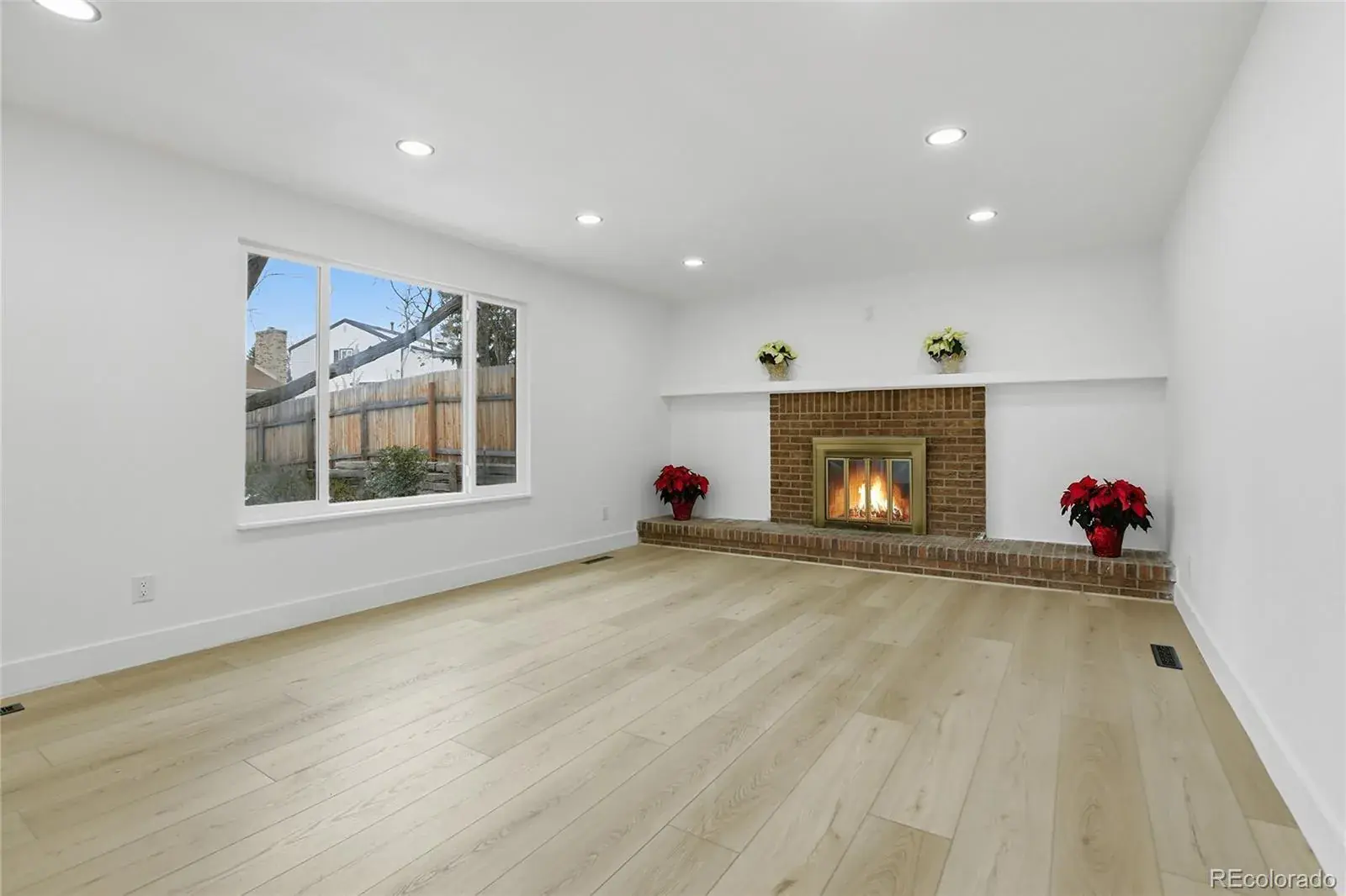 12102025201754 1600 18