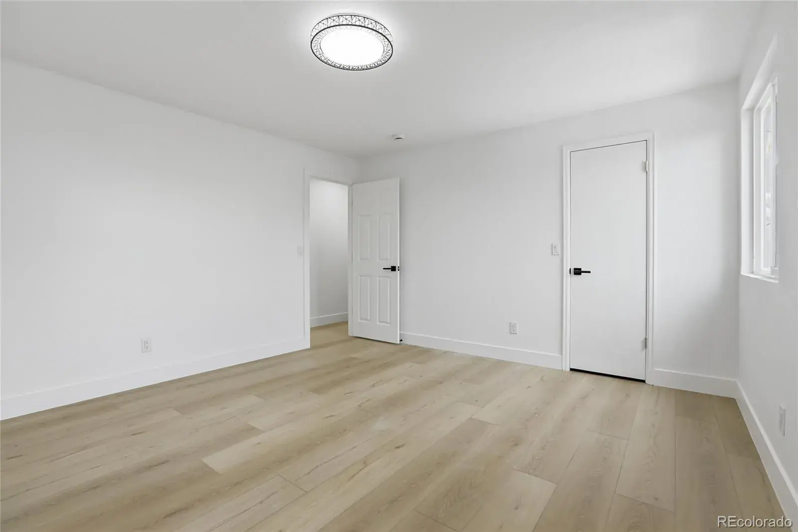 12102025201754 1600 23