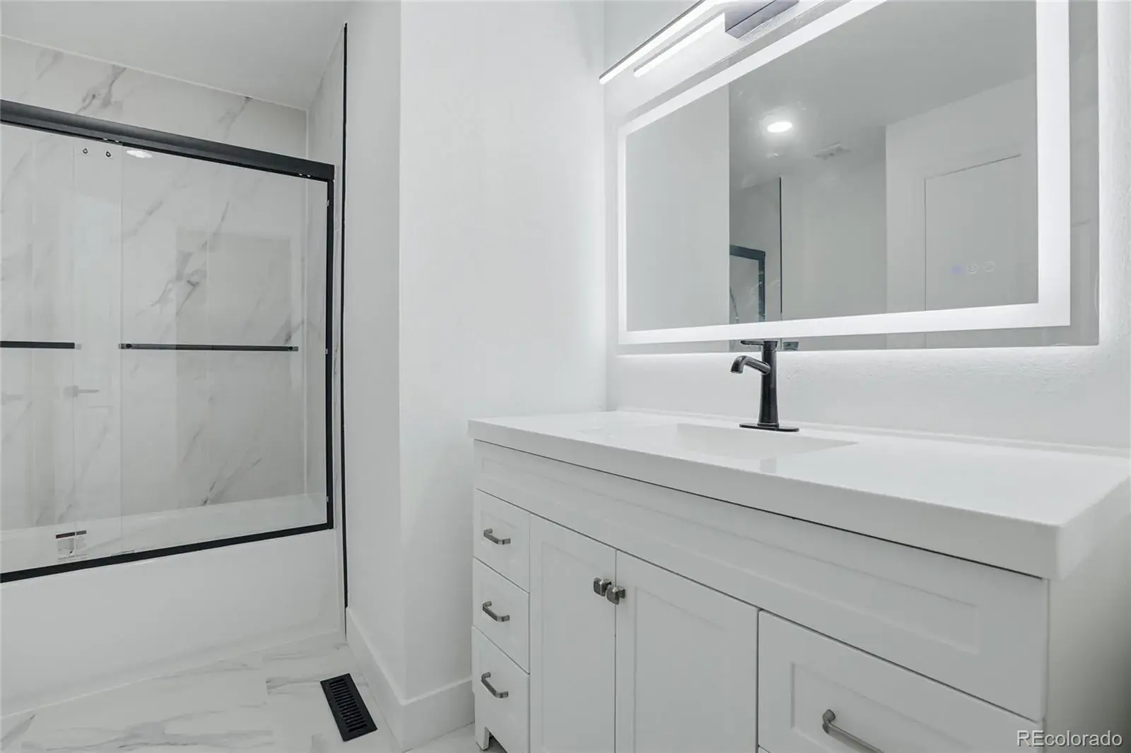 12102025201754 1600 26