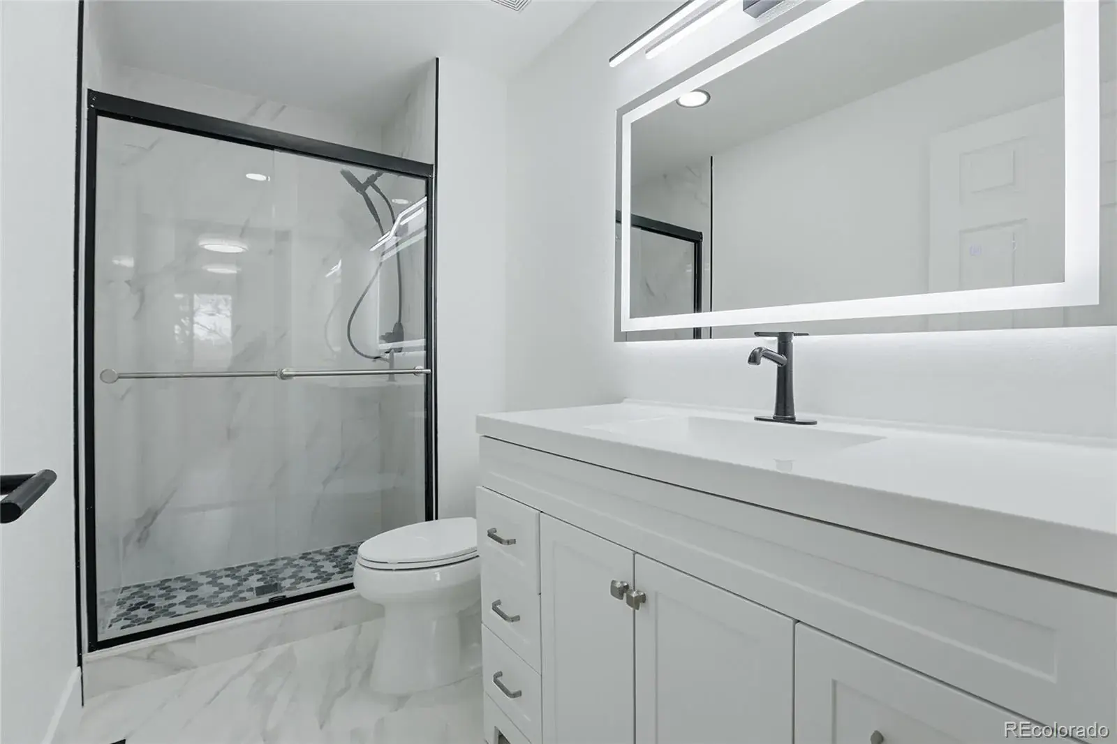 12102025201754 1600 32