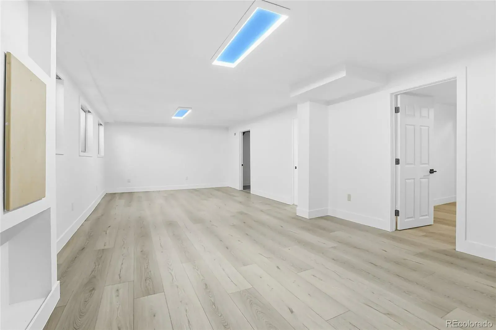 12102025201754 1600 35