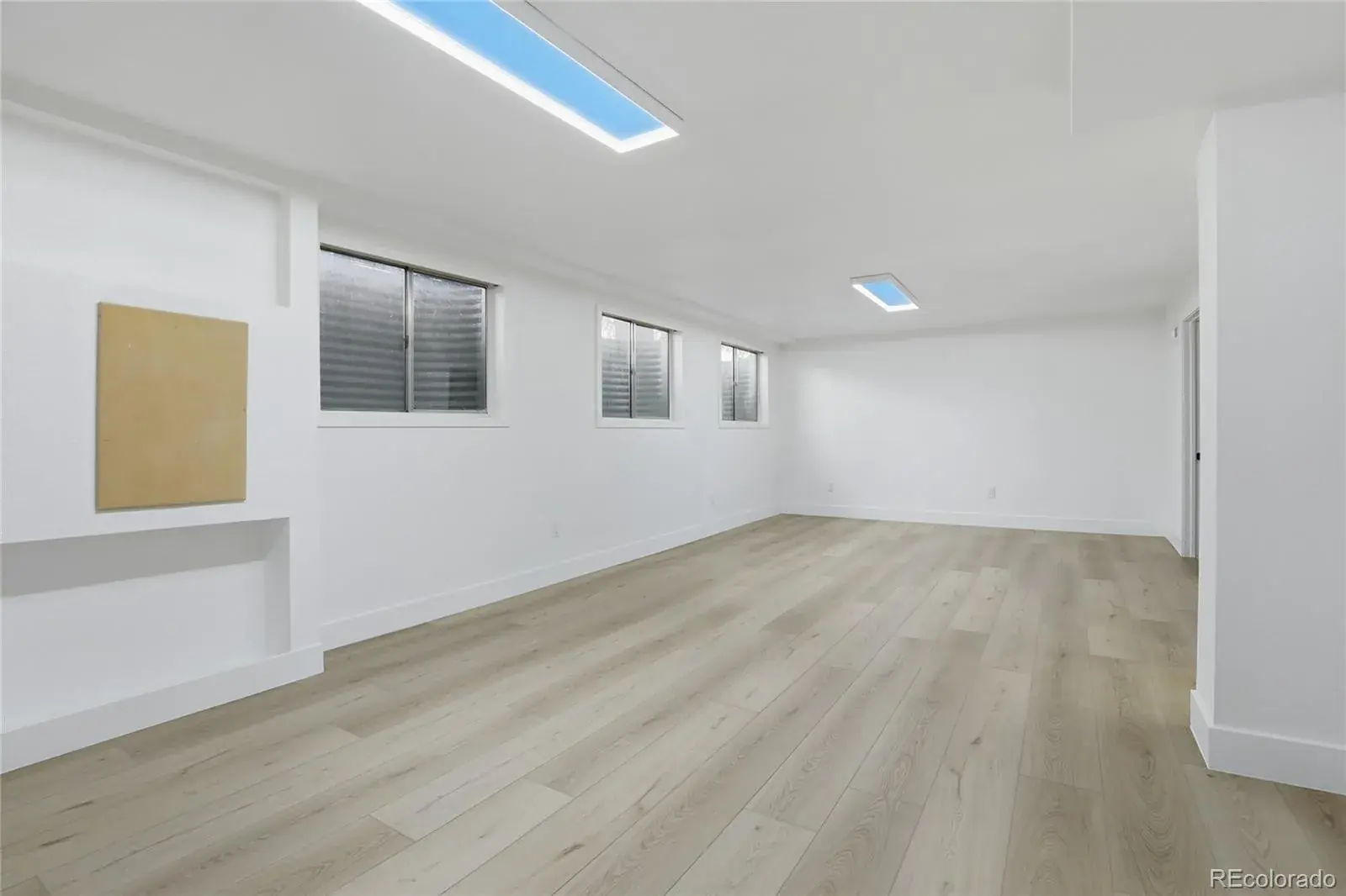 12102025201754 1600 37