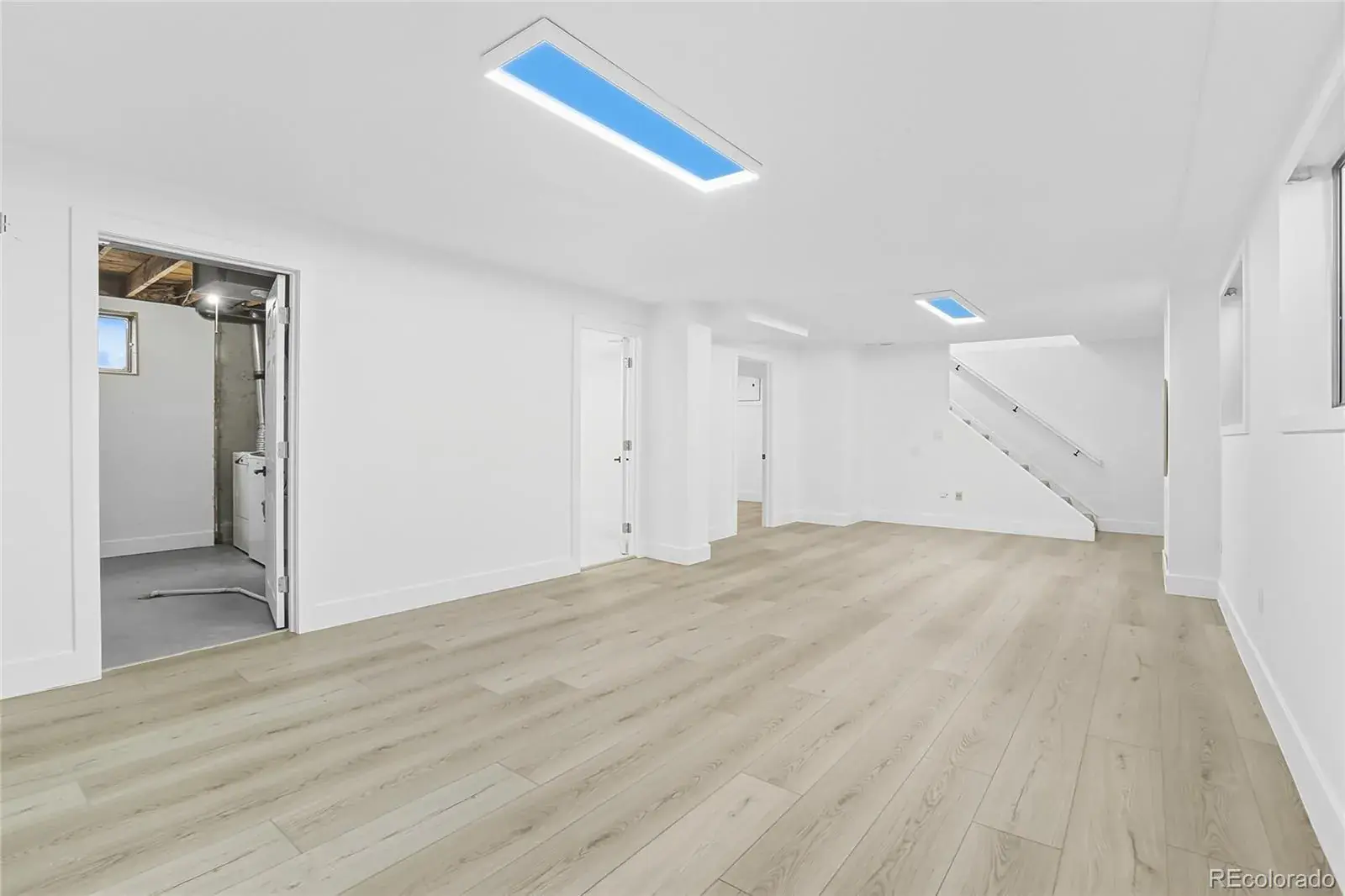 12102025201754 1600 38