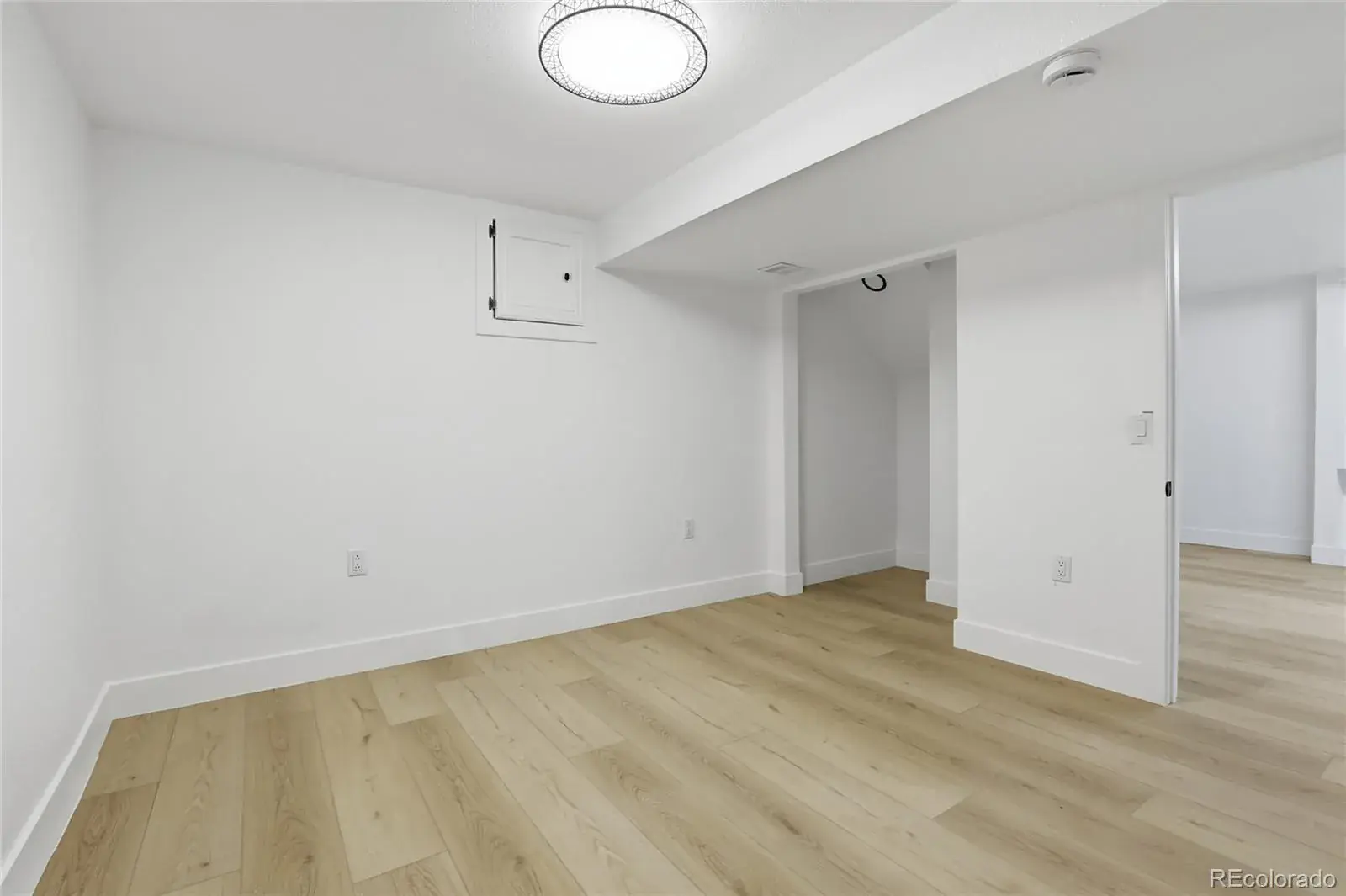 12102025201754 1600 40