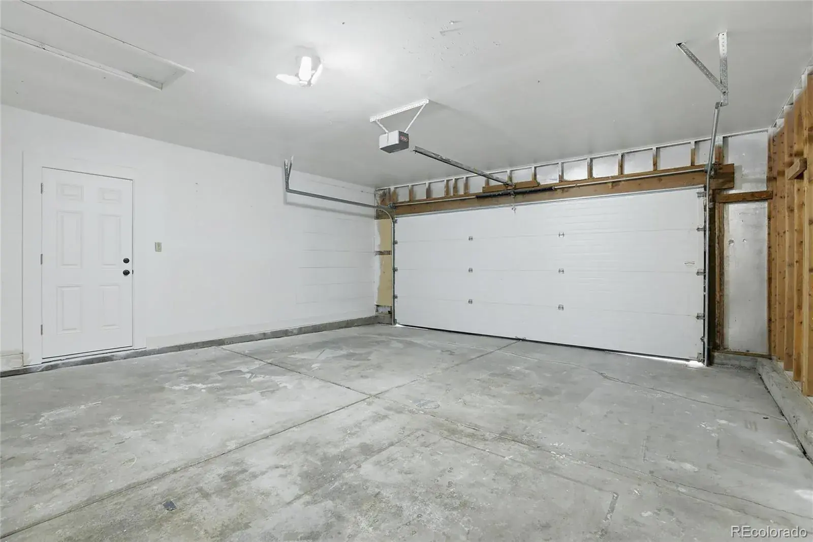 12102025201754 1600 44