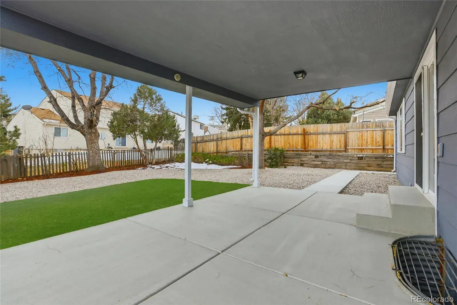 12102025201754 1600 45