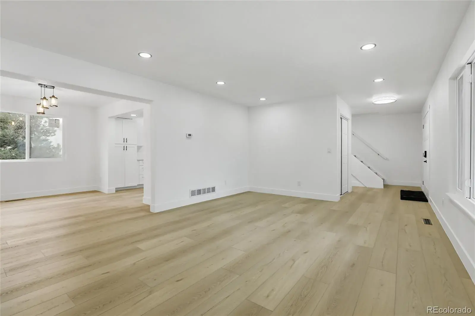 12102025201754 1600 6