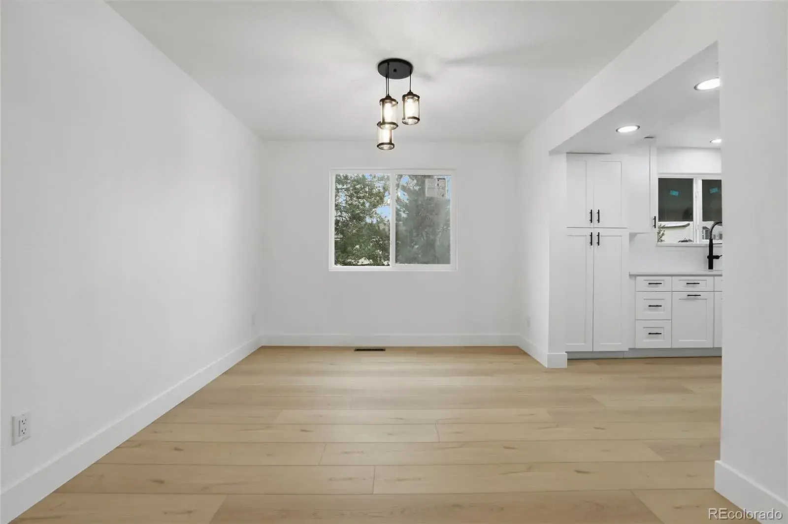 12102025201754 1600 8