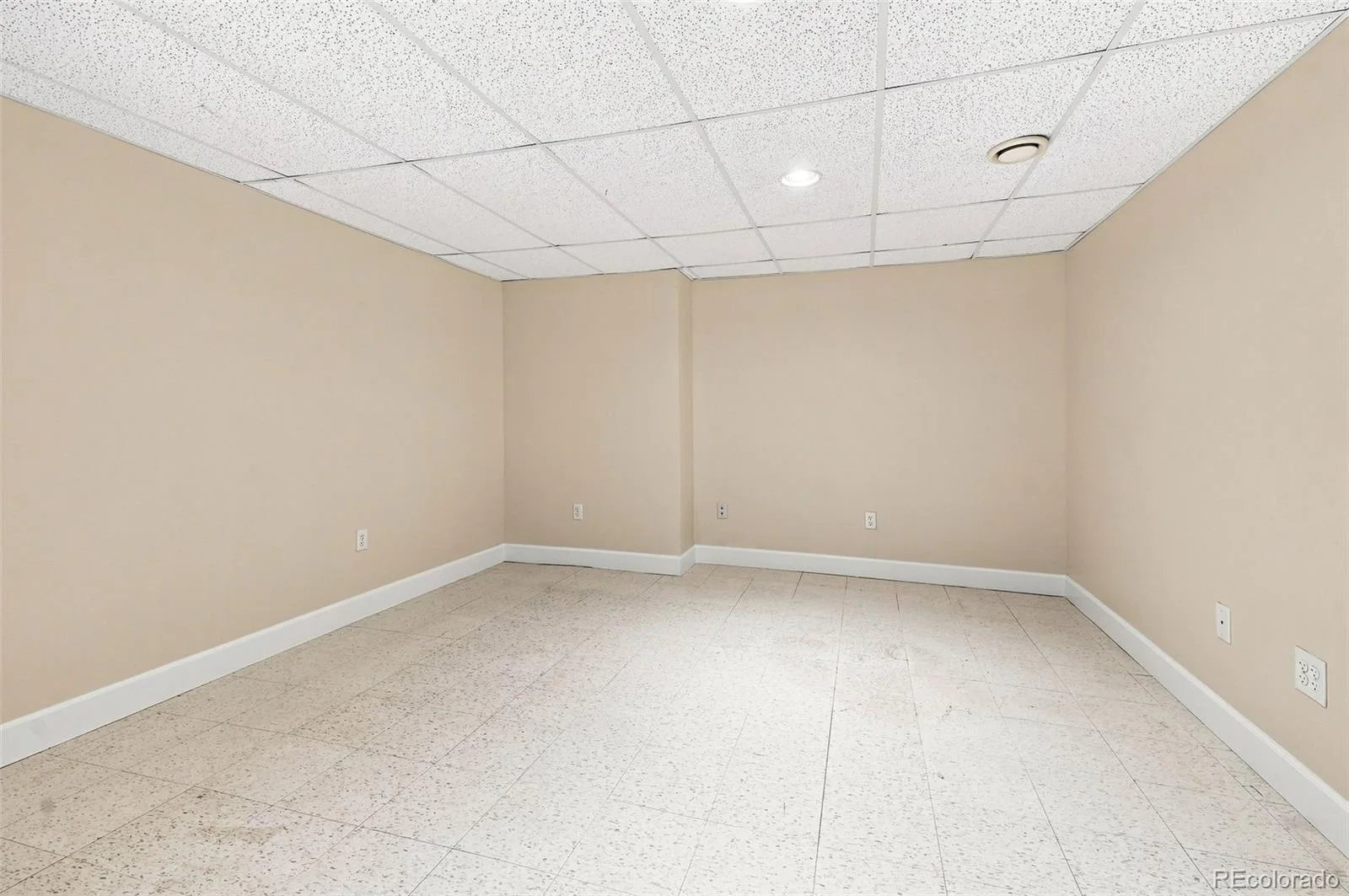 15839 E Arkansas Drive Aurora CO 80017 | MLS #REC5022748 08192026225411 1600 38