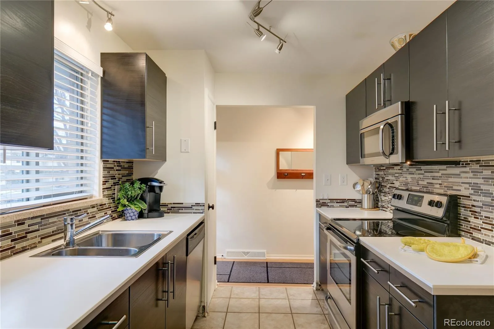 526 Clayton Street Denver CO 80206 | MLS #REC5031559 09222026003536 1600 5