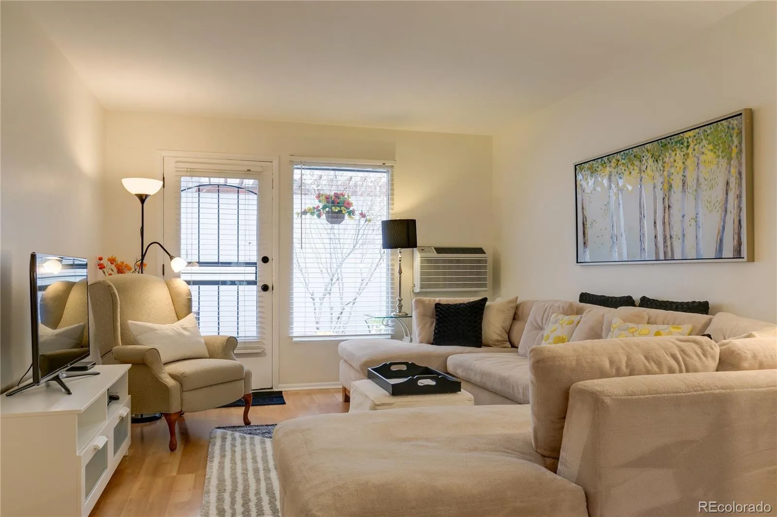 526 Clayton Street Denver CO 80206 | MLS #REC5031559 09222026003536 1600 8