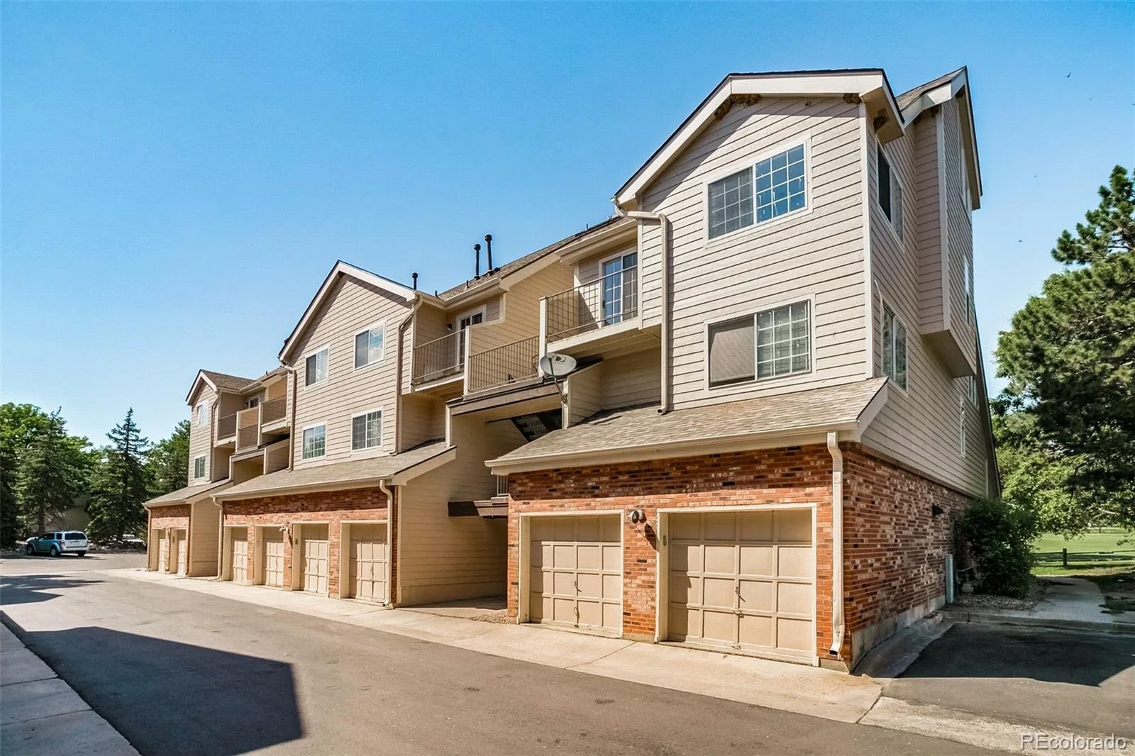 13843 E Lehigh Avenue #C Aurora CO 80014 MLS #REC5033554 06102026210849 1600 33