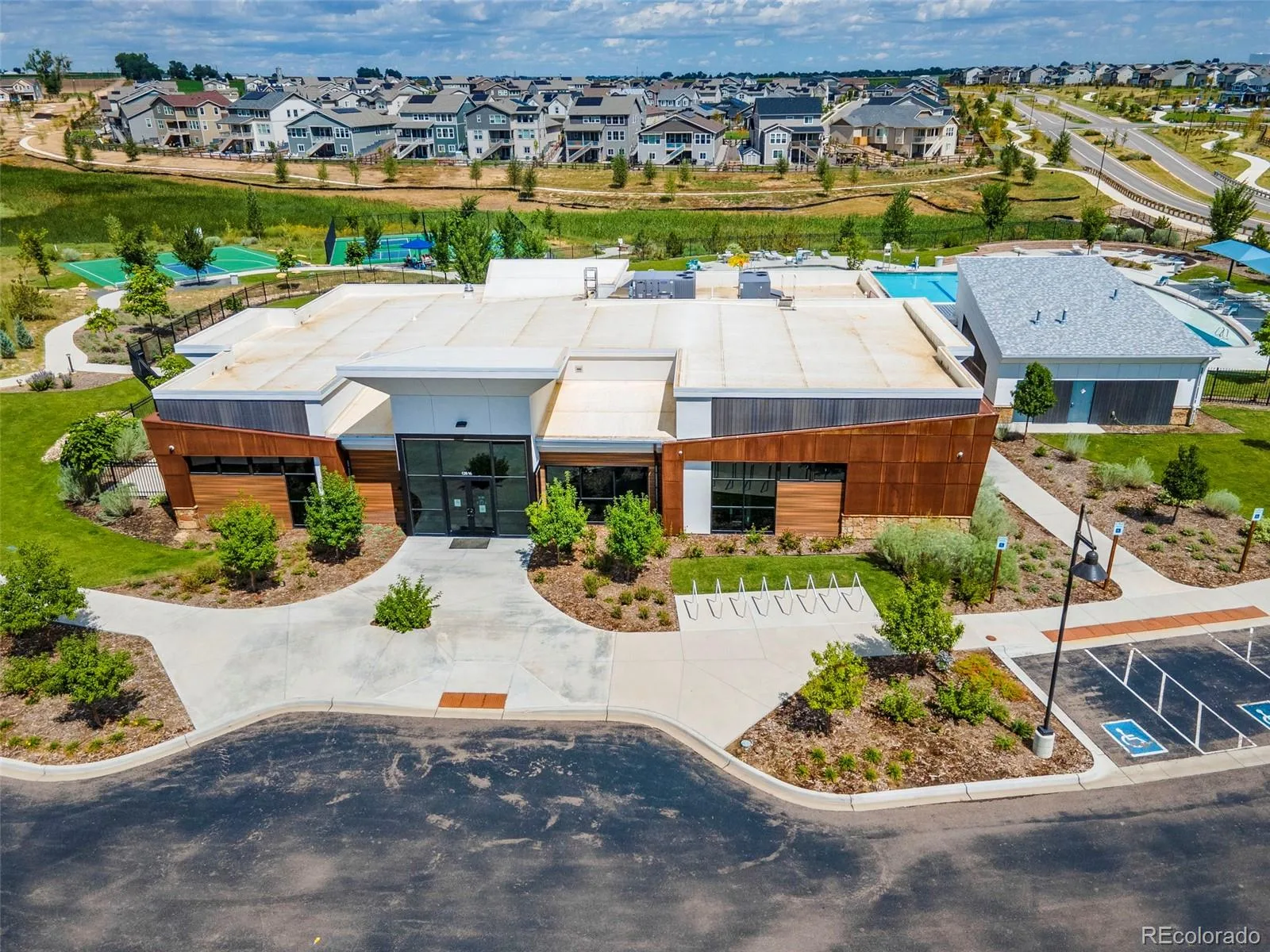 4674 N Bend Court Firestone CO 80504 | MLS #REC5034746 08282026045029 1600 45