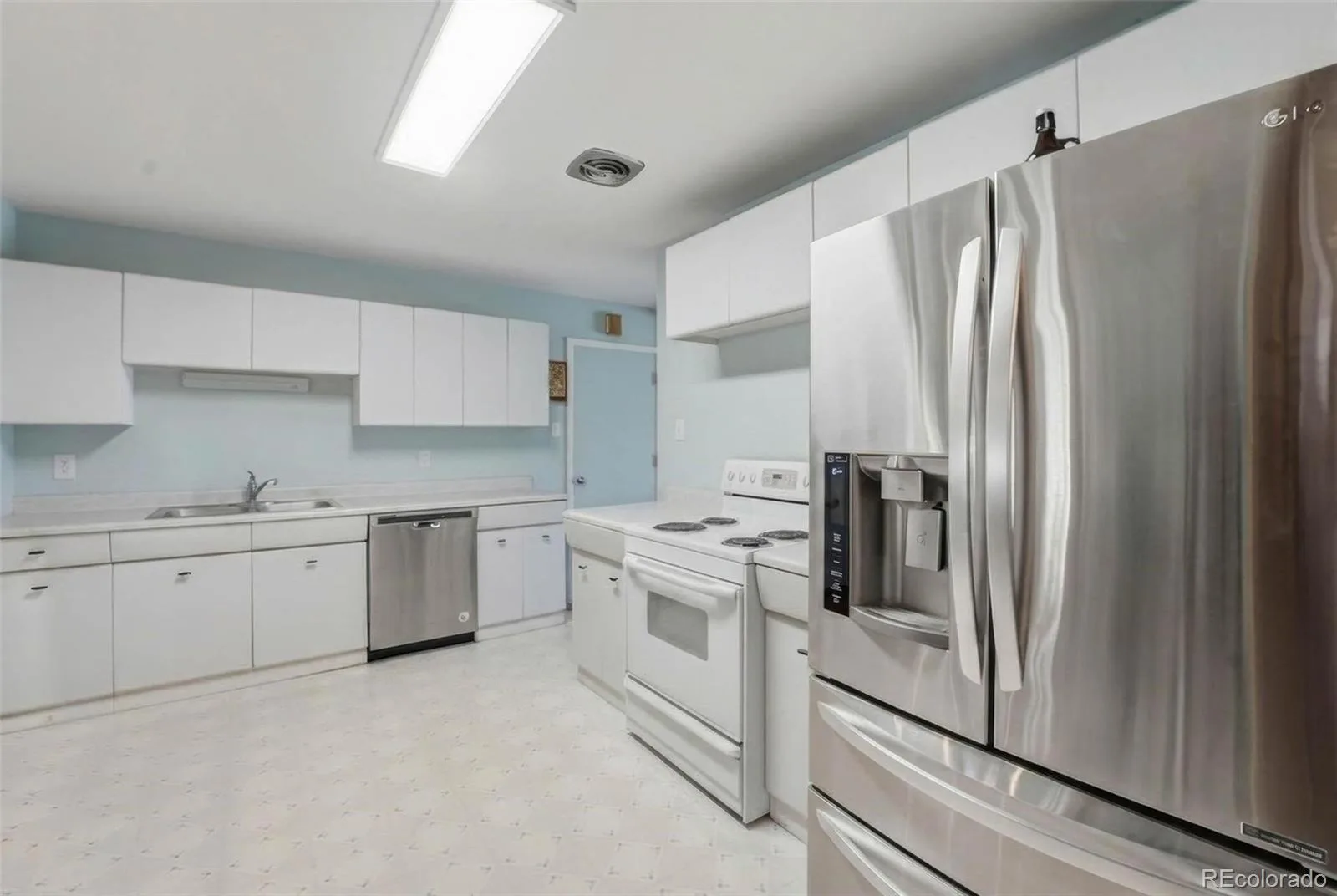 2927 S Stuart Street Denver CO 80236 | MLS #REC5035741 08072026203056 1600 11