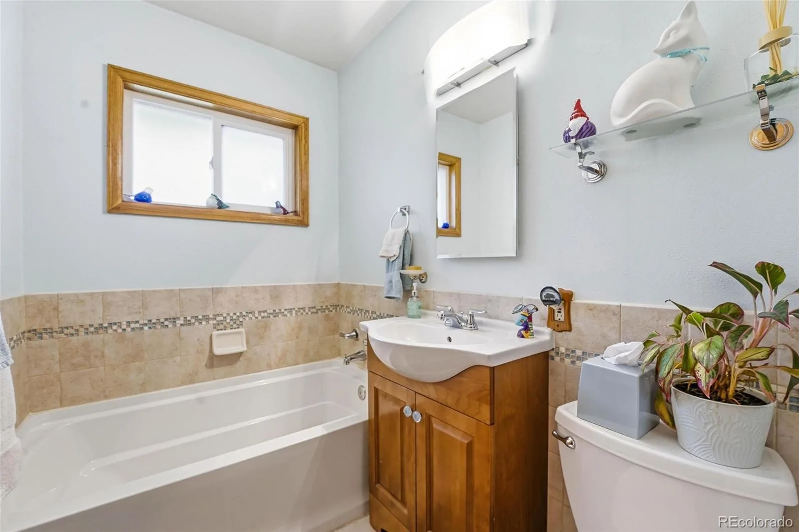 2927 S Stuart Street Denver CO 80236 | MLS #REC5035741 08072026203056 1600 26