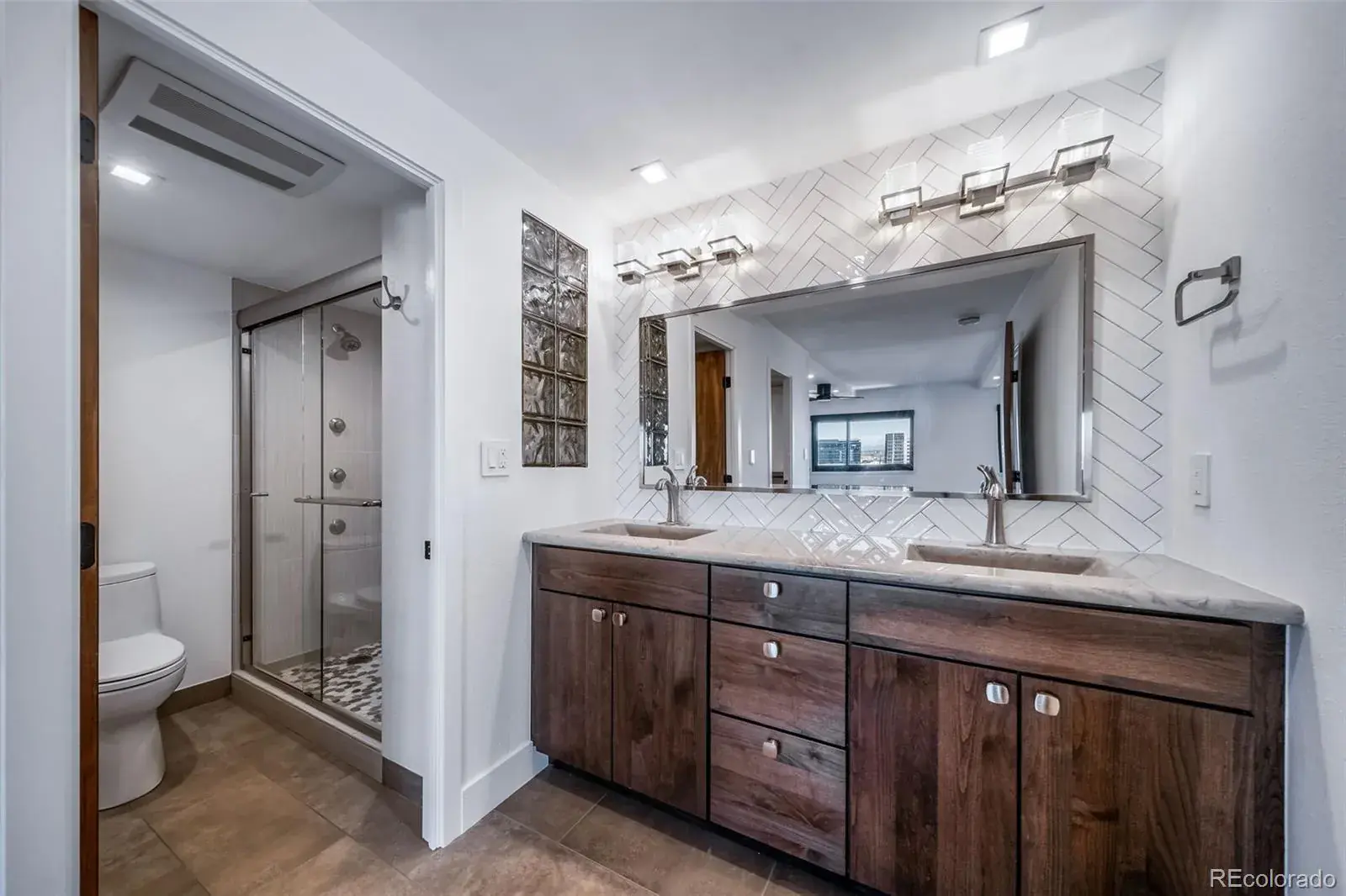 12132025035141 1600 17