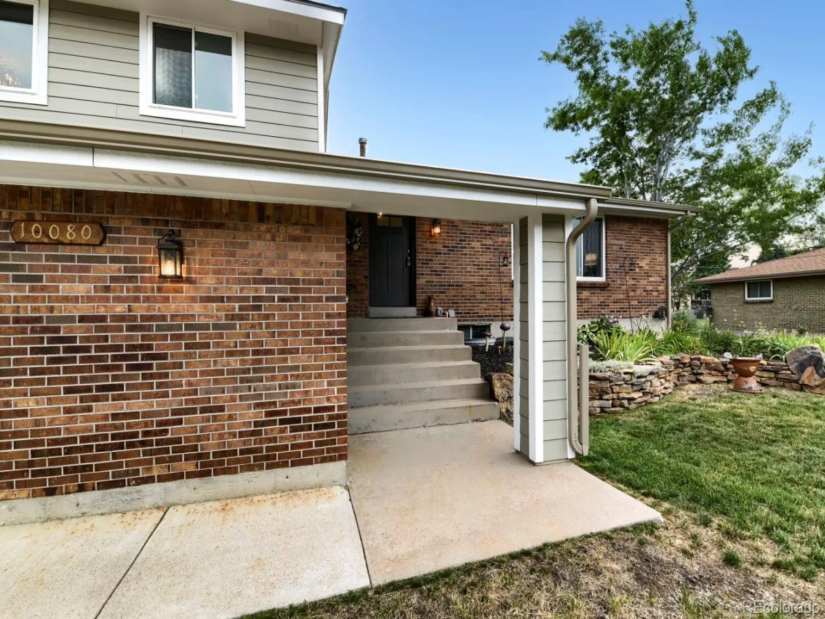10080 W Warren Drive Lakewood CO 80227 | MLS #REC5037397 08262026191819 1200 31