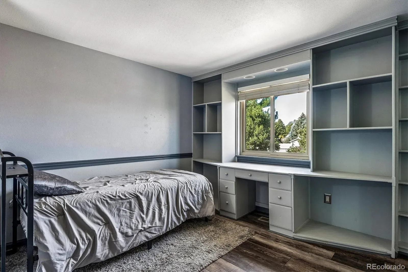 03312026221200 1600 25