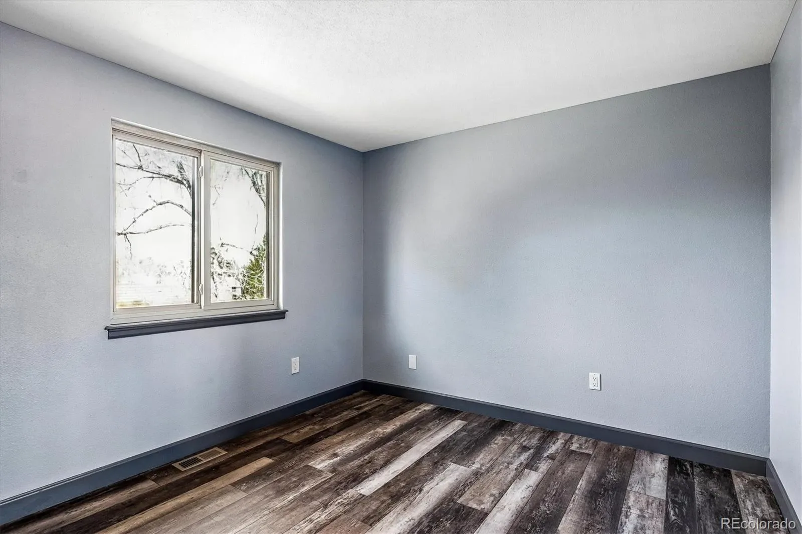 03312026221200 1600 26