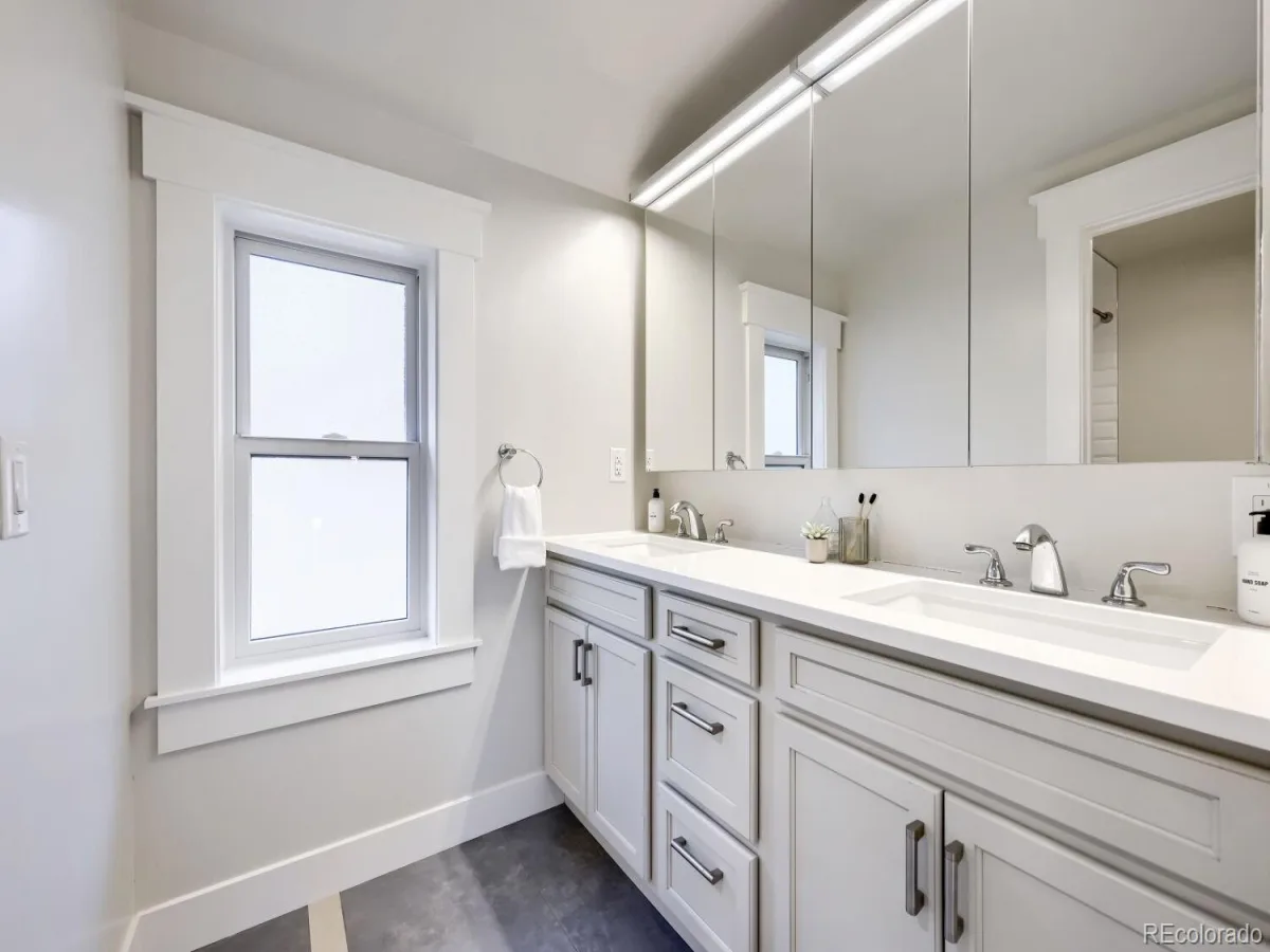 2322 Hudson Street Denver CO 80207 | MLS #REC5038024 07152026075346 1200 22