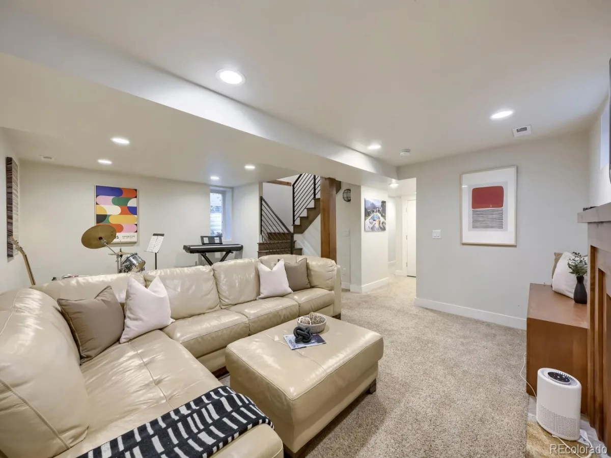2322 Hudson Street Denver CO 80207 | MLS #REC5038024 07152026075346 1200 23