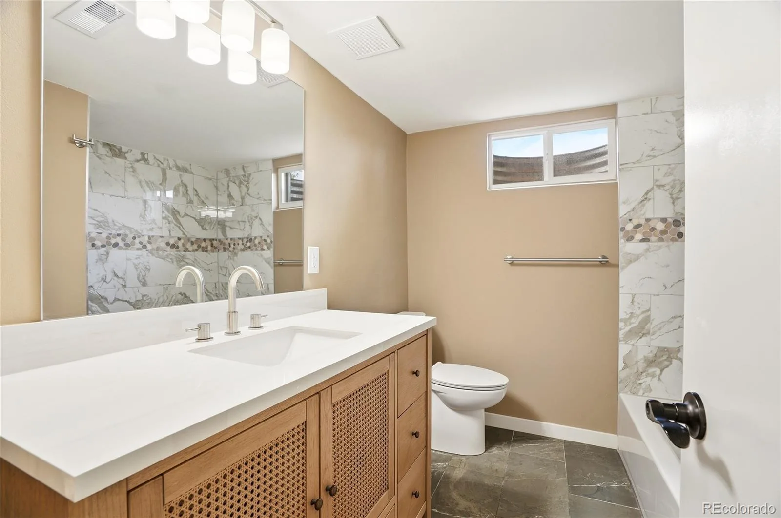 9260 Knox Court Westminster CO 80031 MLS #REC5038041 06122026073436 1600 34