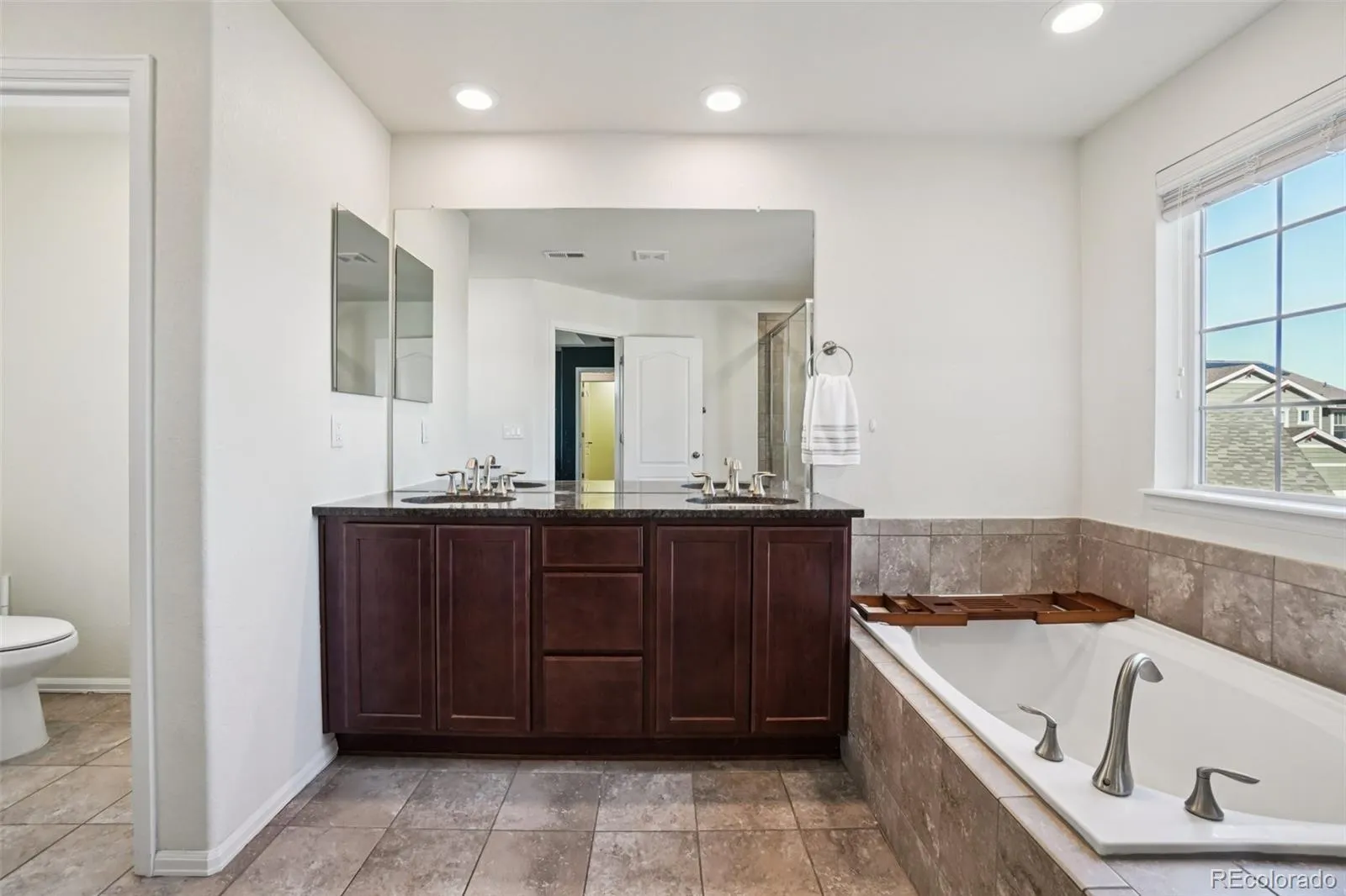 04152026224208 1600 21