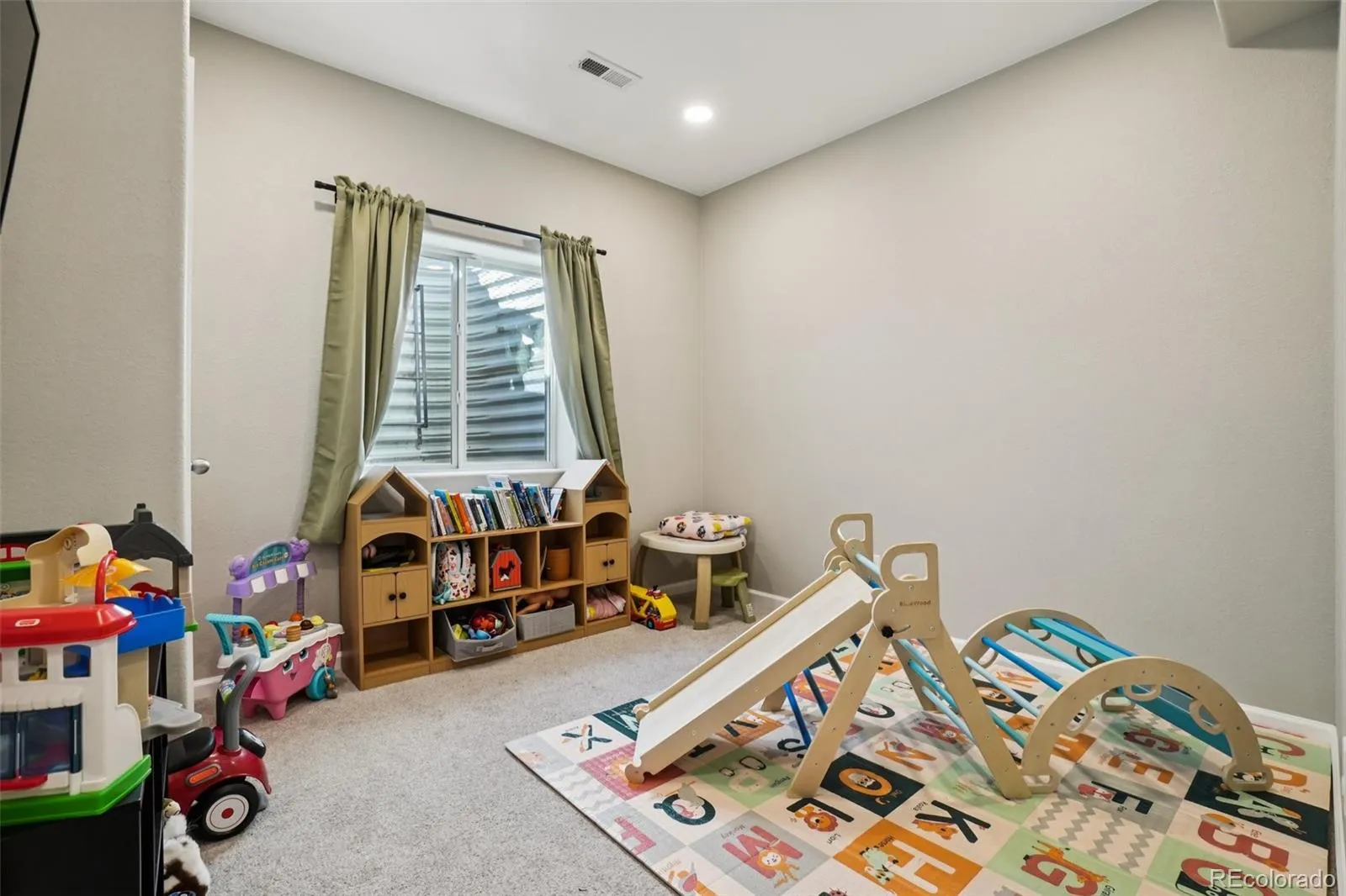 04152026224208 1600 40