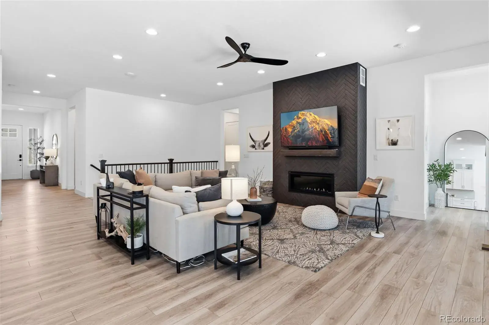 11374 Autumn Moon Street Littleton CO 80125 | MLS #REC5040977 03062026001824 1600 11
