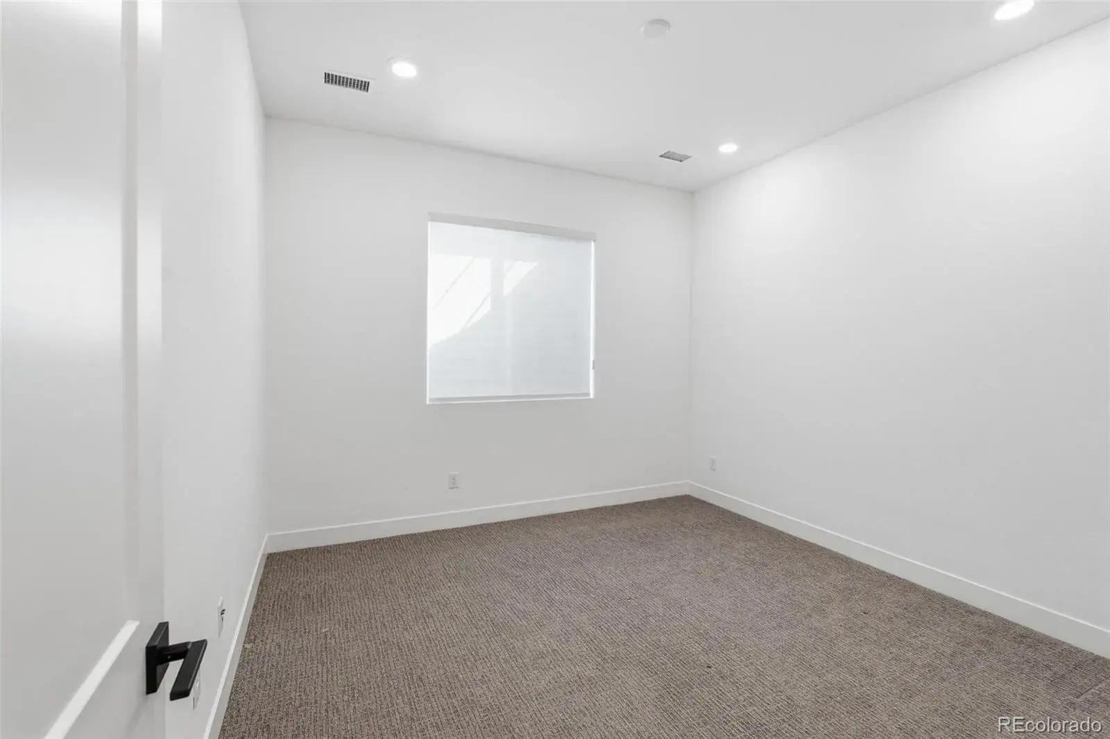 11374 Autumn Moon Street Littleton CO 80125 | MLS #REC5040977 03062026001824 1600 39