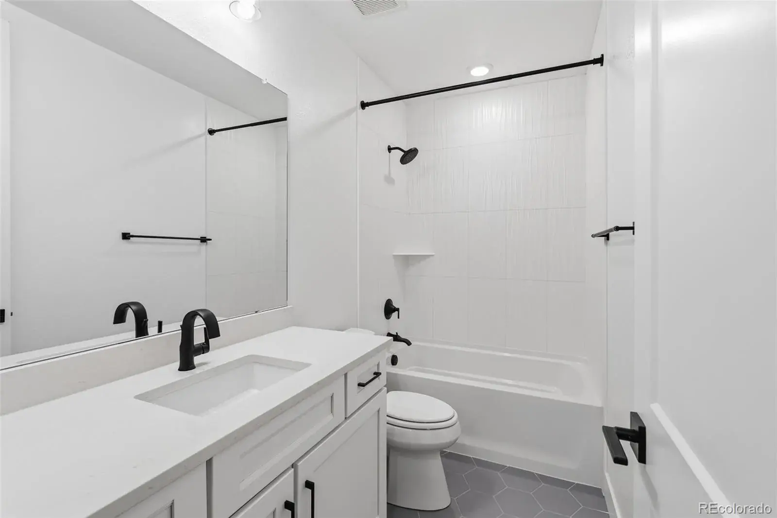 11374 Autumn Moon Street Littleton CO 80125 | MLS #REC5040977 03062026001824 1600 40