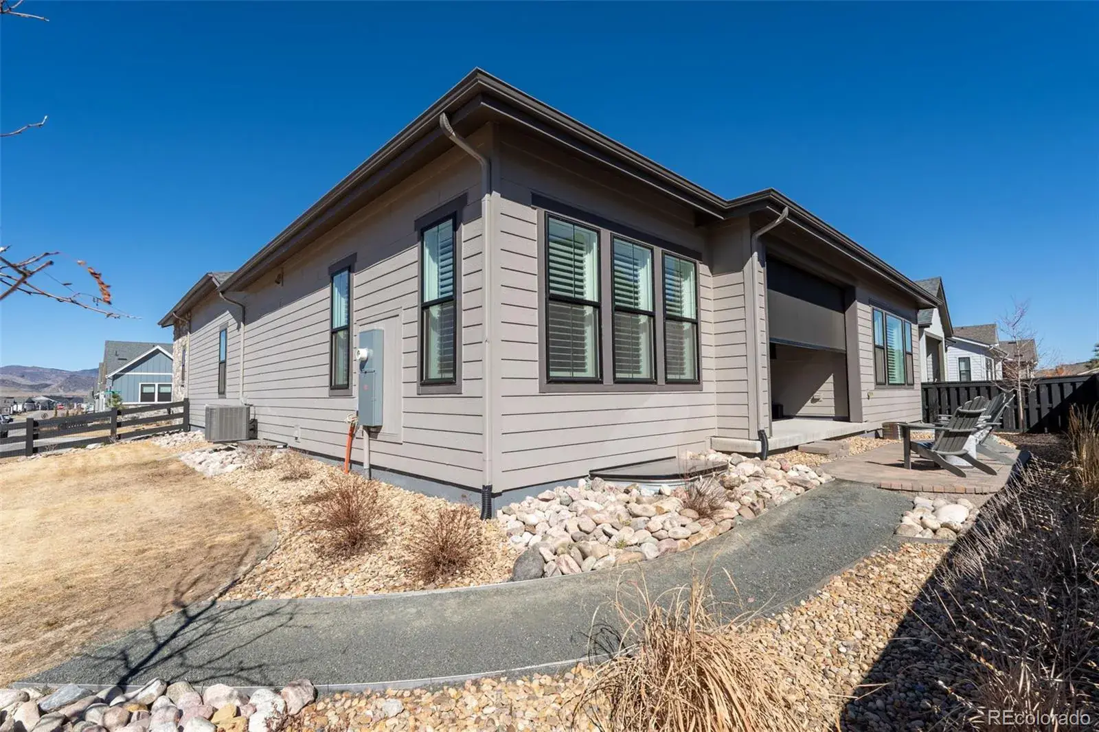 11374 Autumn Moon Street Littleton CO 80125 | MLS #REC5040977 03062026001824 1600 44