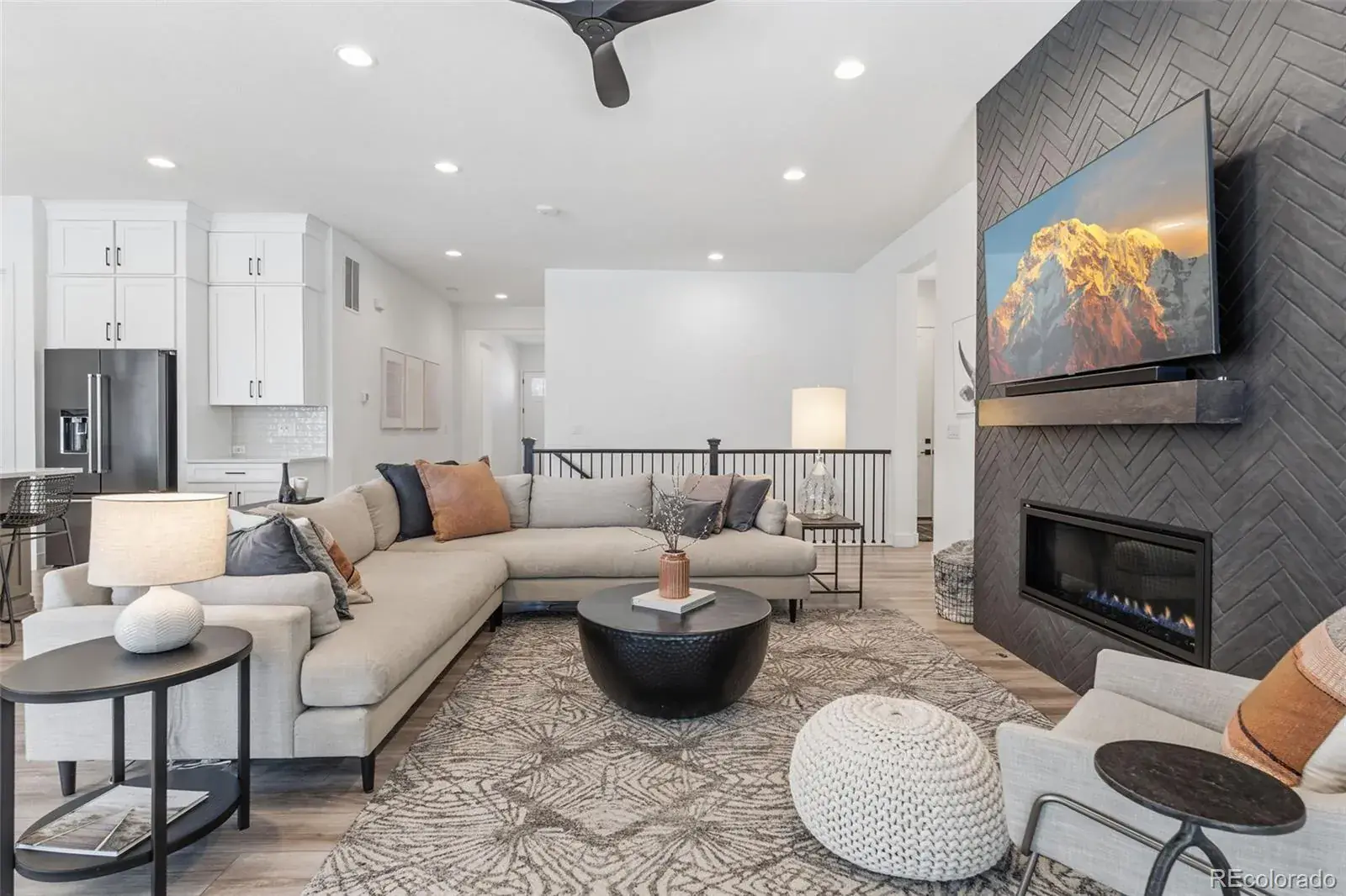11374 Autumn Moon Street Littleton CO 80125 | MLS #REC5040977 03062026001824 1600 9