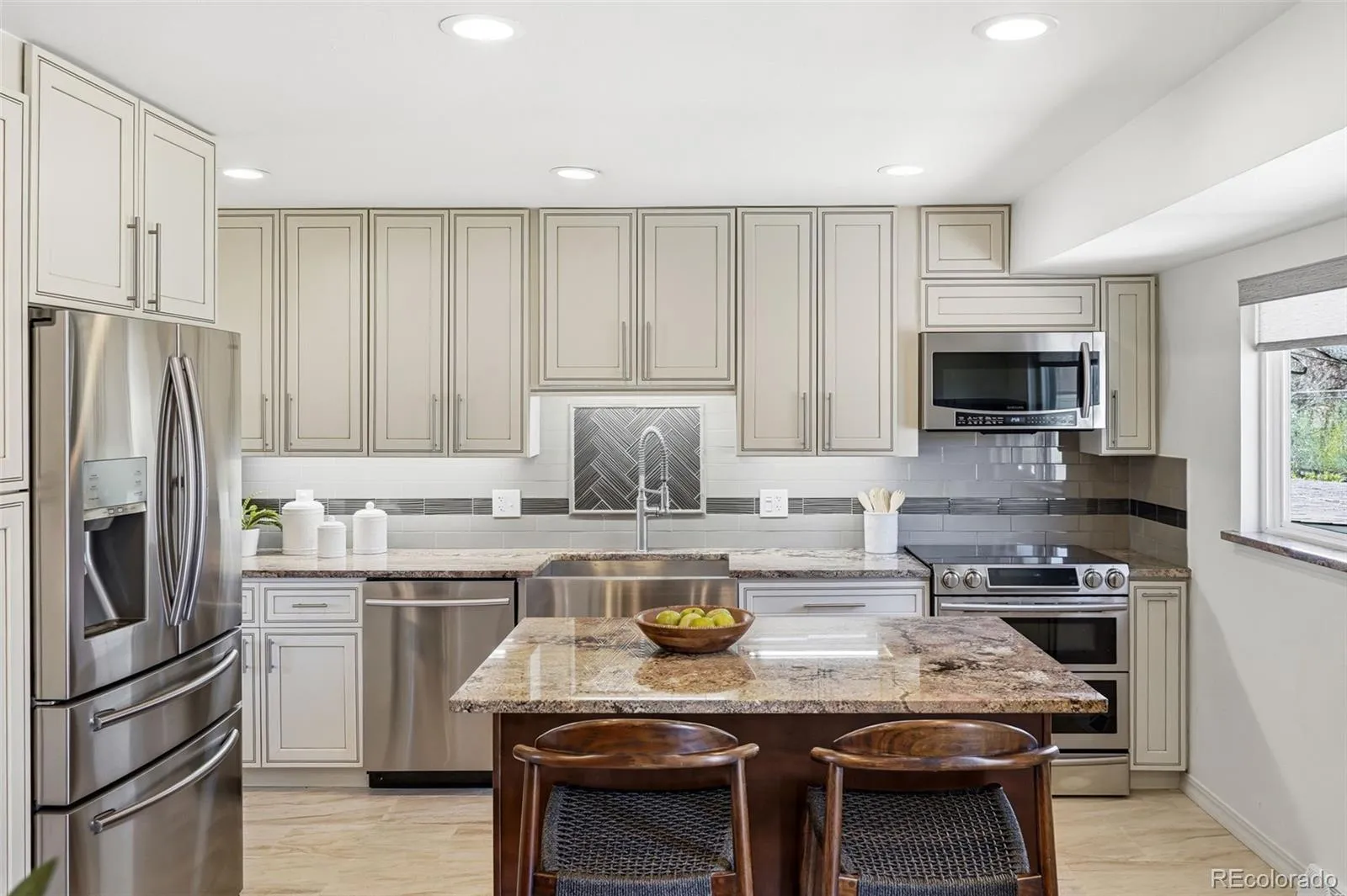 04102026152417 1600 14