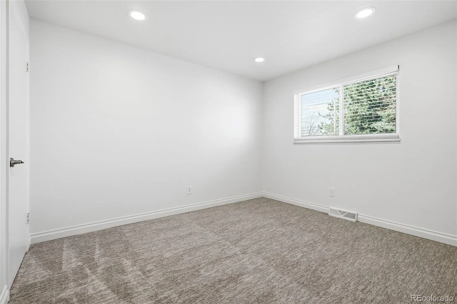 04102026152417 1600 24