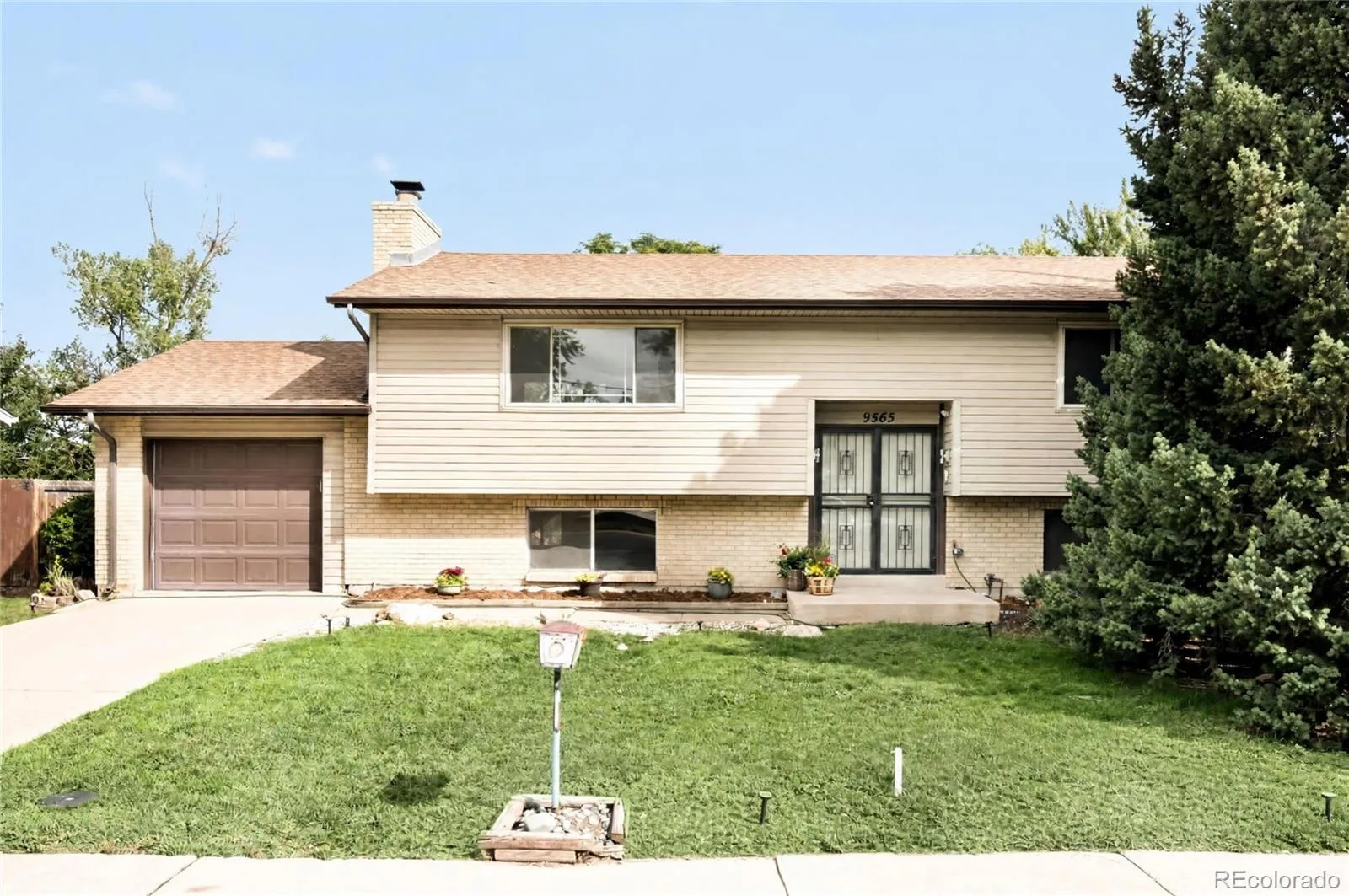 9565 W Dakota Avenue Lakewood CO 80226 | MLS #REC5046644 09292026235539 1600 28