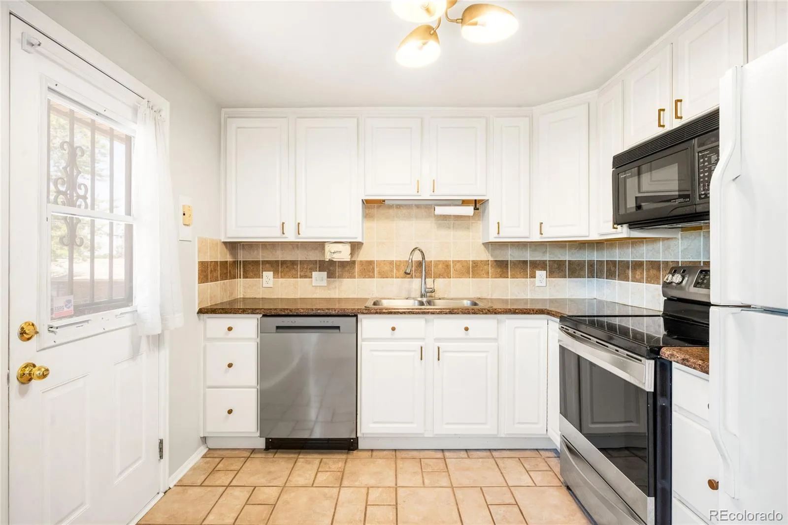 9565 W Dakota Avenue Lakewood CO 80226 | MLS #REC5046644 09292026235539 1600 9