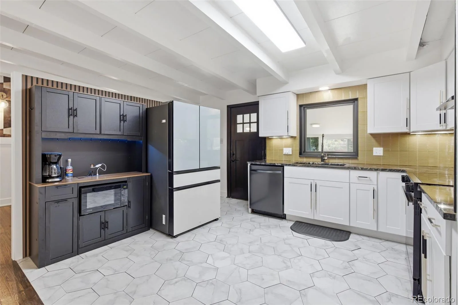 6139 S Broadway Littleton CO 80121 | MLS #REC5056341 08212026153122 1600 16