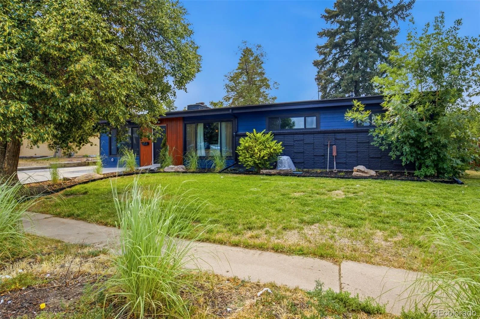 6139 S Broadway Littleton CO 80121 | MLS #REC5056341 08212026153122 1600 2