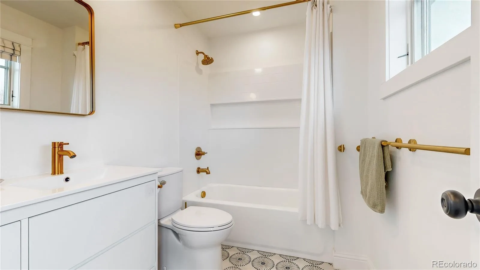 4041 W Hayward Place Denver CO 80212 MLS #REC5059460 06102026182338 1600 26