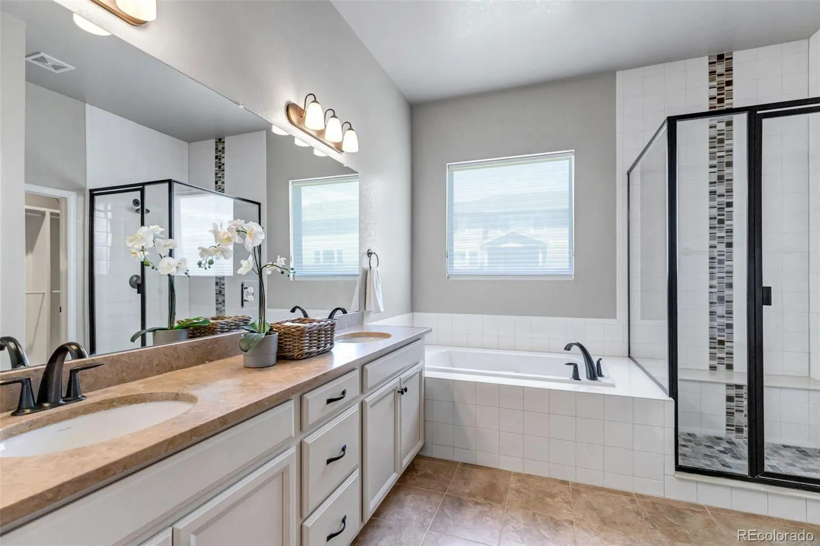 26945 E Costilla Drive Aurora CO 80016 MLS #REC5060077 05162026050507 1600 15