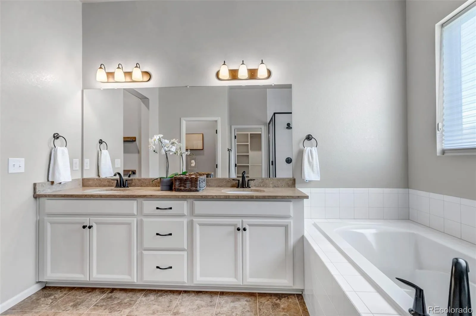26945 E Costilla Drive Aurora CO 80016 MLS #REC5060077 05162026050507 1600 16