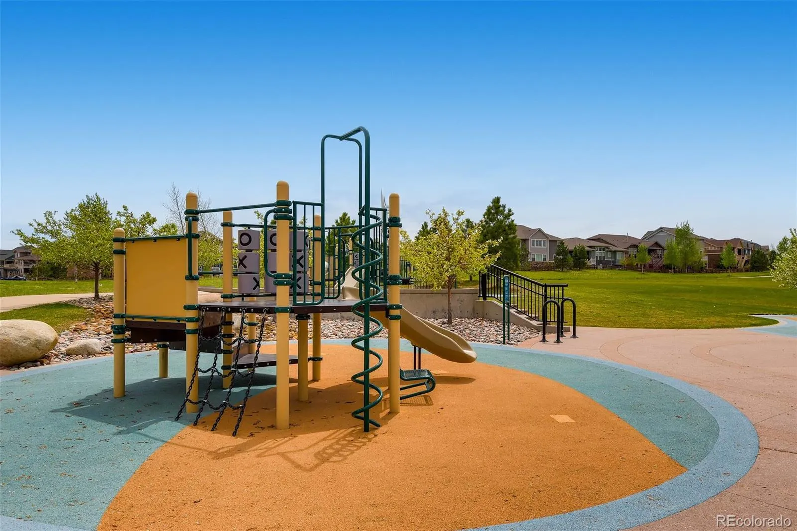 26945 E Costilla Drive Aurora CO 80016 MLS #REC5060077 05162026050507 1600 47