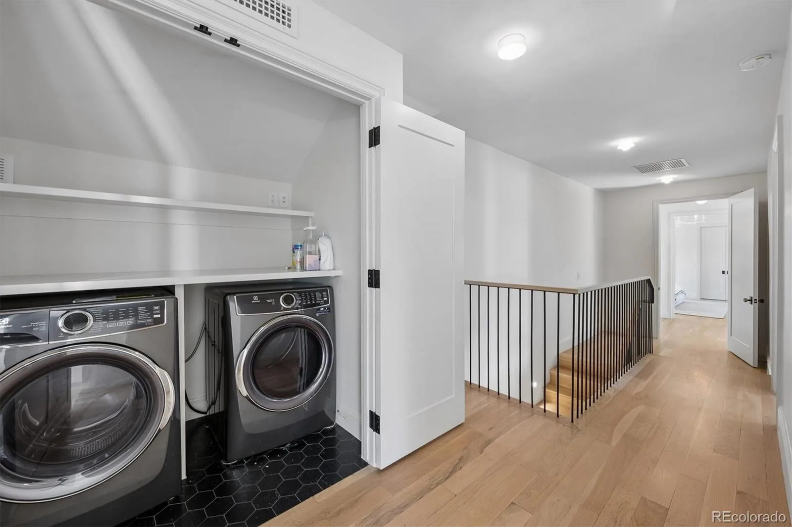 245 Gaylord Street Denver CO 80206 | MLS #REC5062905 09262026013846 1600 22